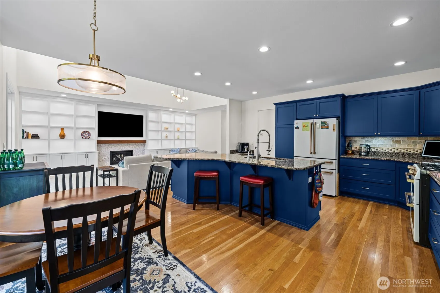 9818 S 220th Place , Kent, WA 98031