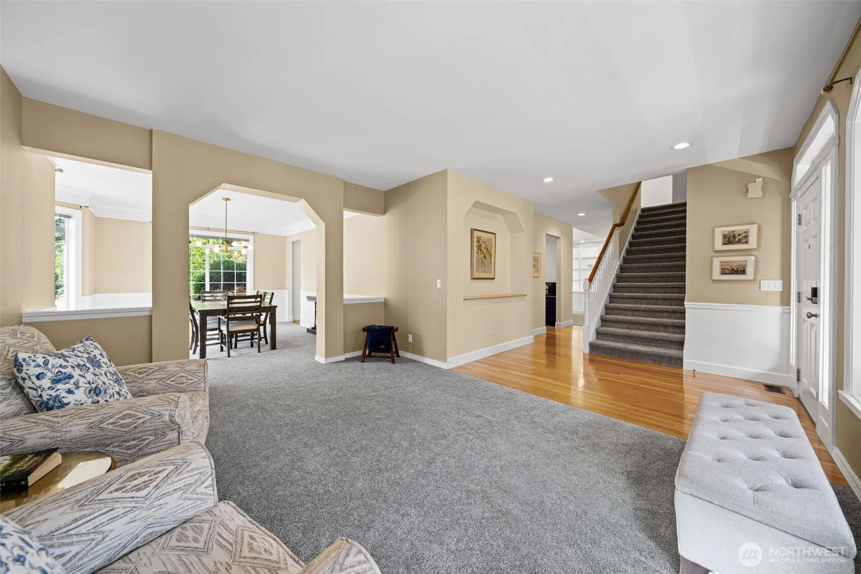 9818 S 220th Place , Kent, WA 98031