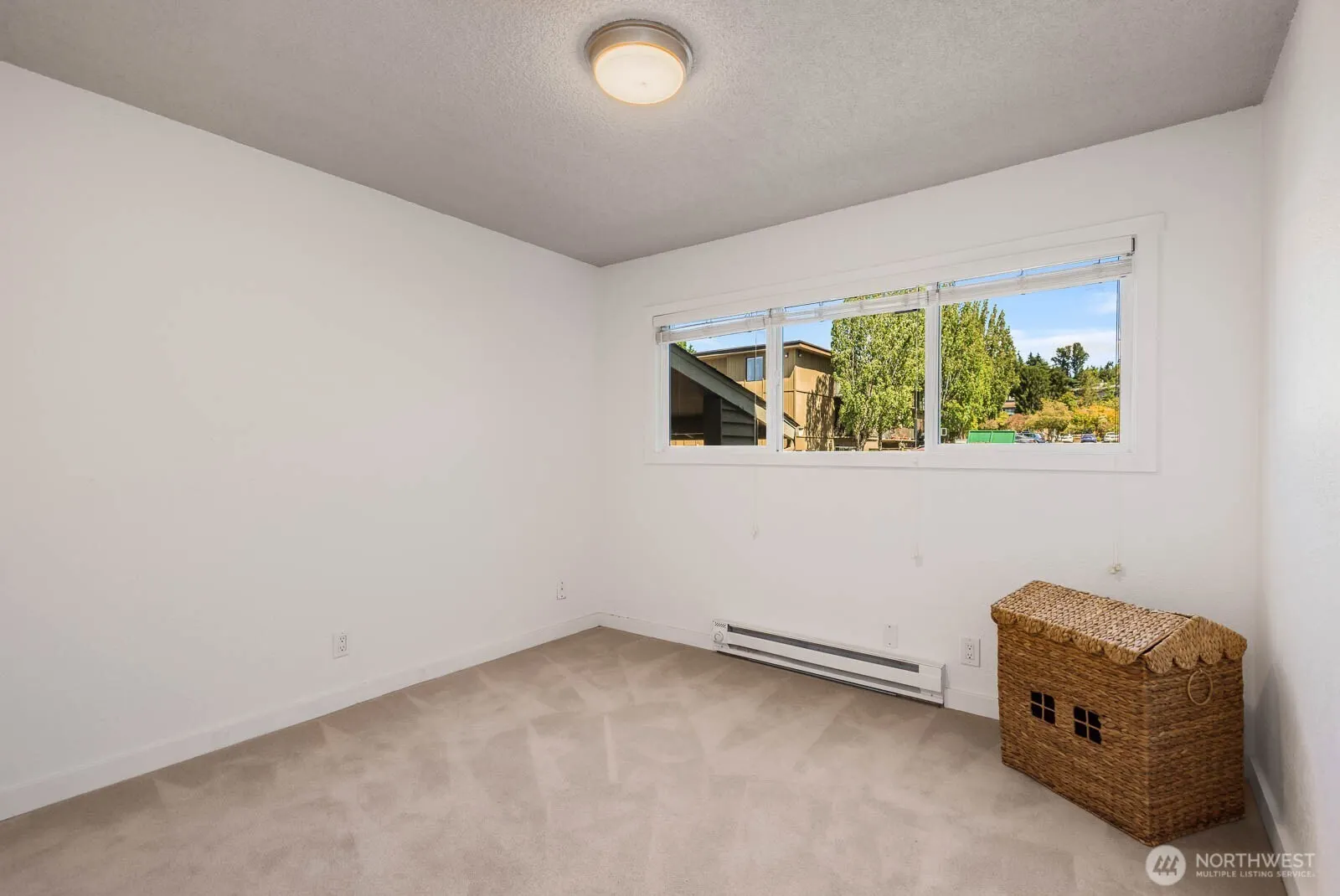 725 9th Avenue S #201, Kirkland, WA 98033