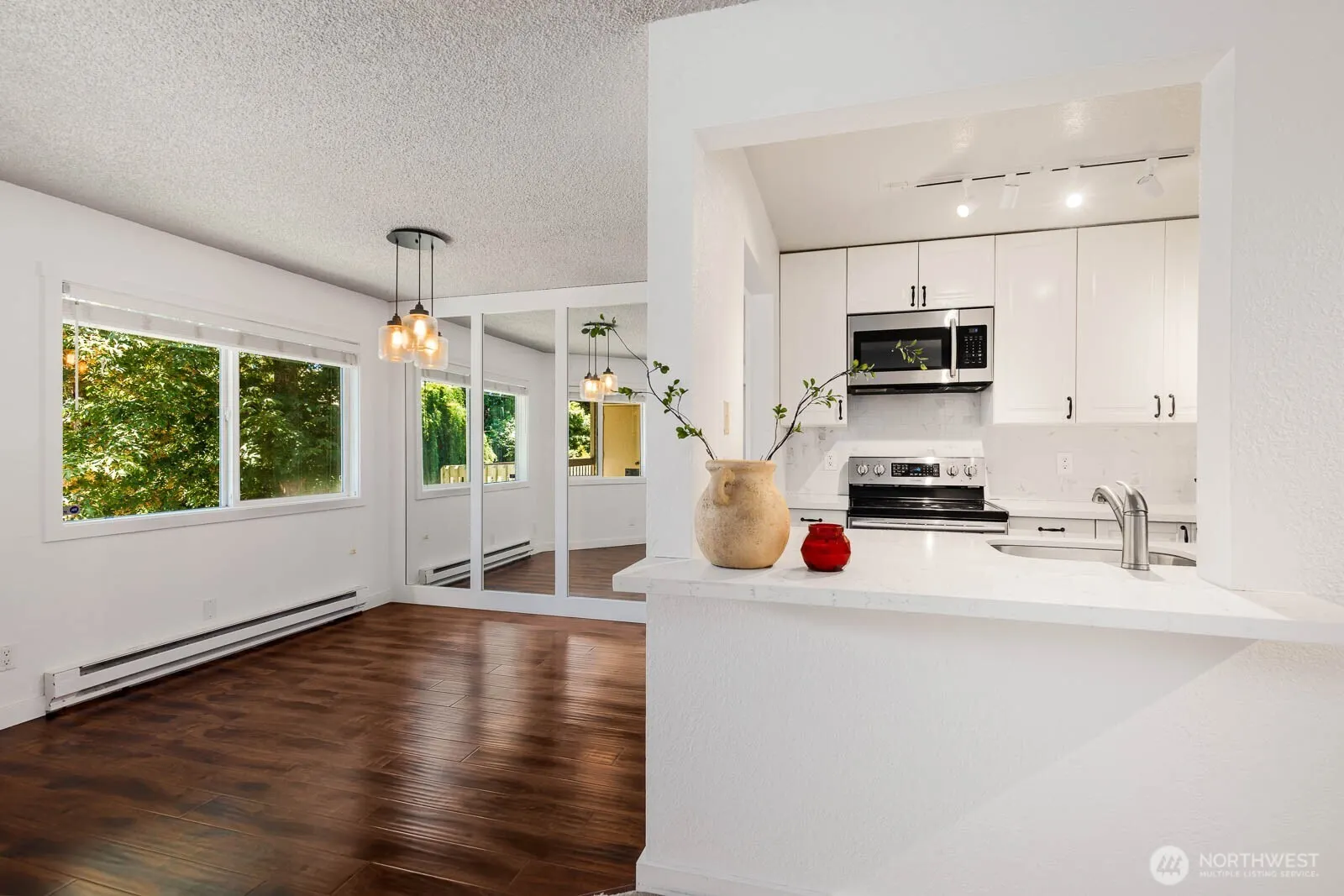 725 9th Avenue S #201, Kirkland, WA 98033
