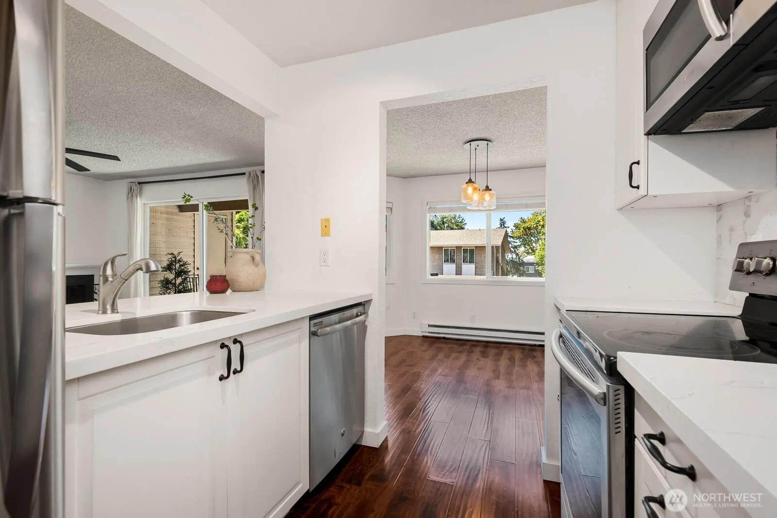 725 9th Avenue S #201, Kirkland, WA 98033