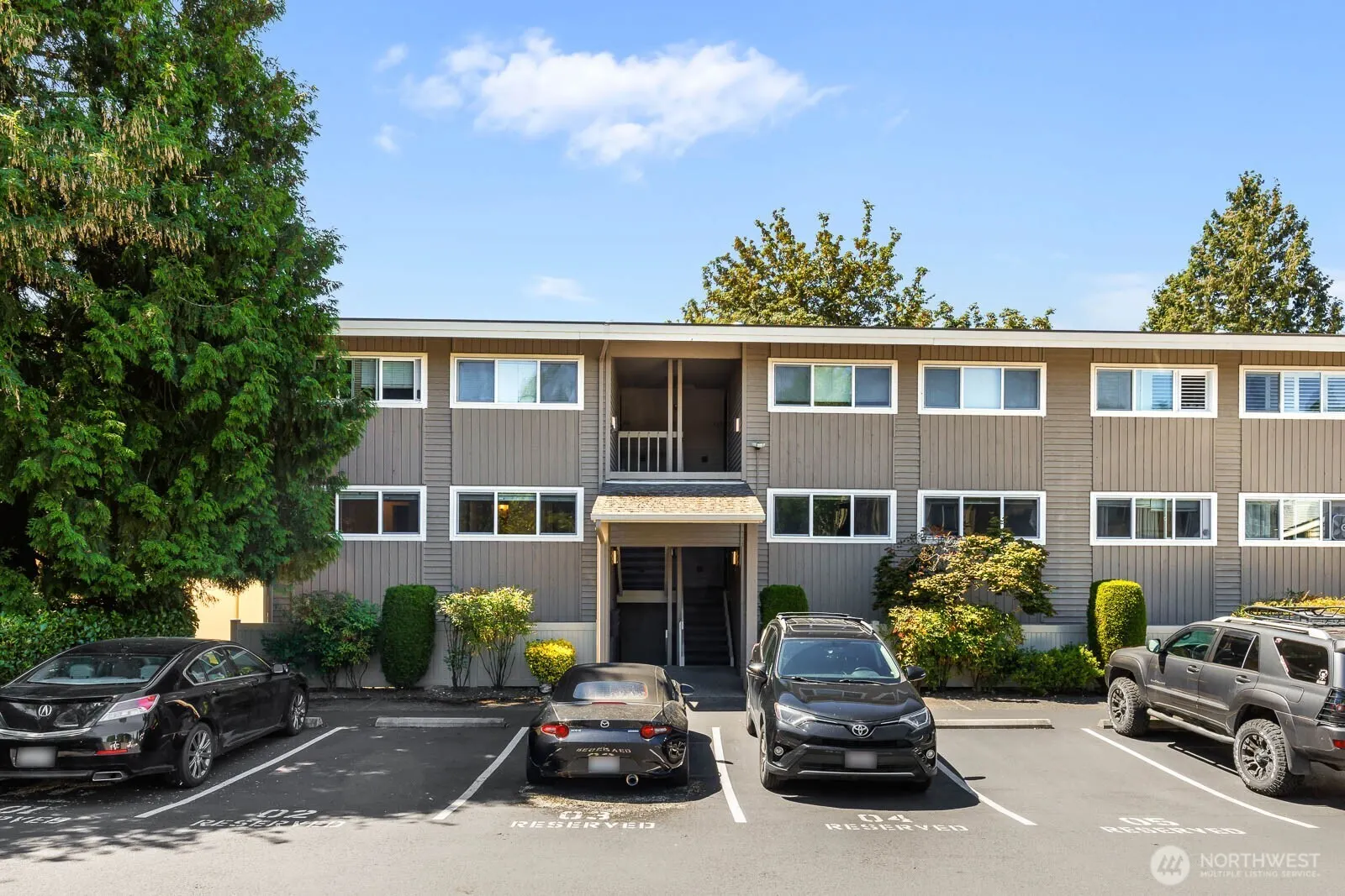 725 9th Avenue S #201, Kirkland, WA 98033