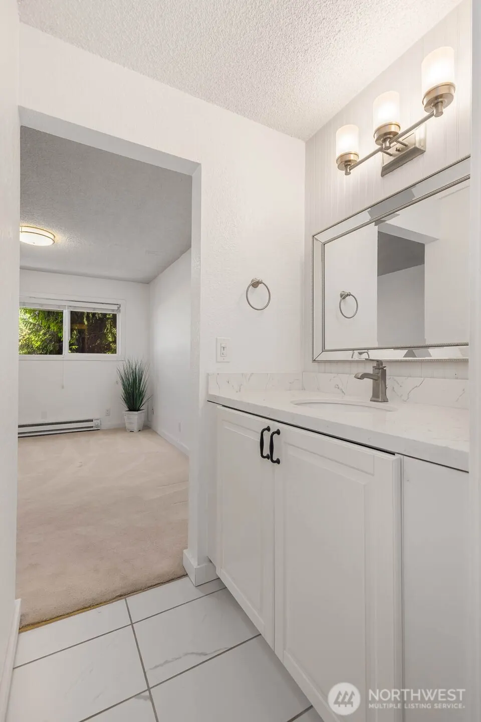 725 9th Avenue S #201, Kirkland, WA 98033