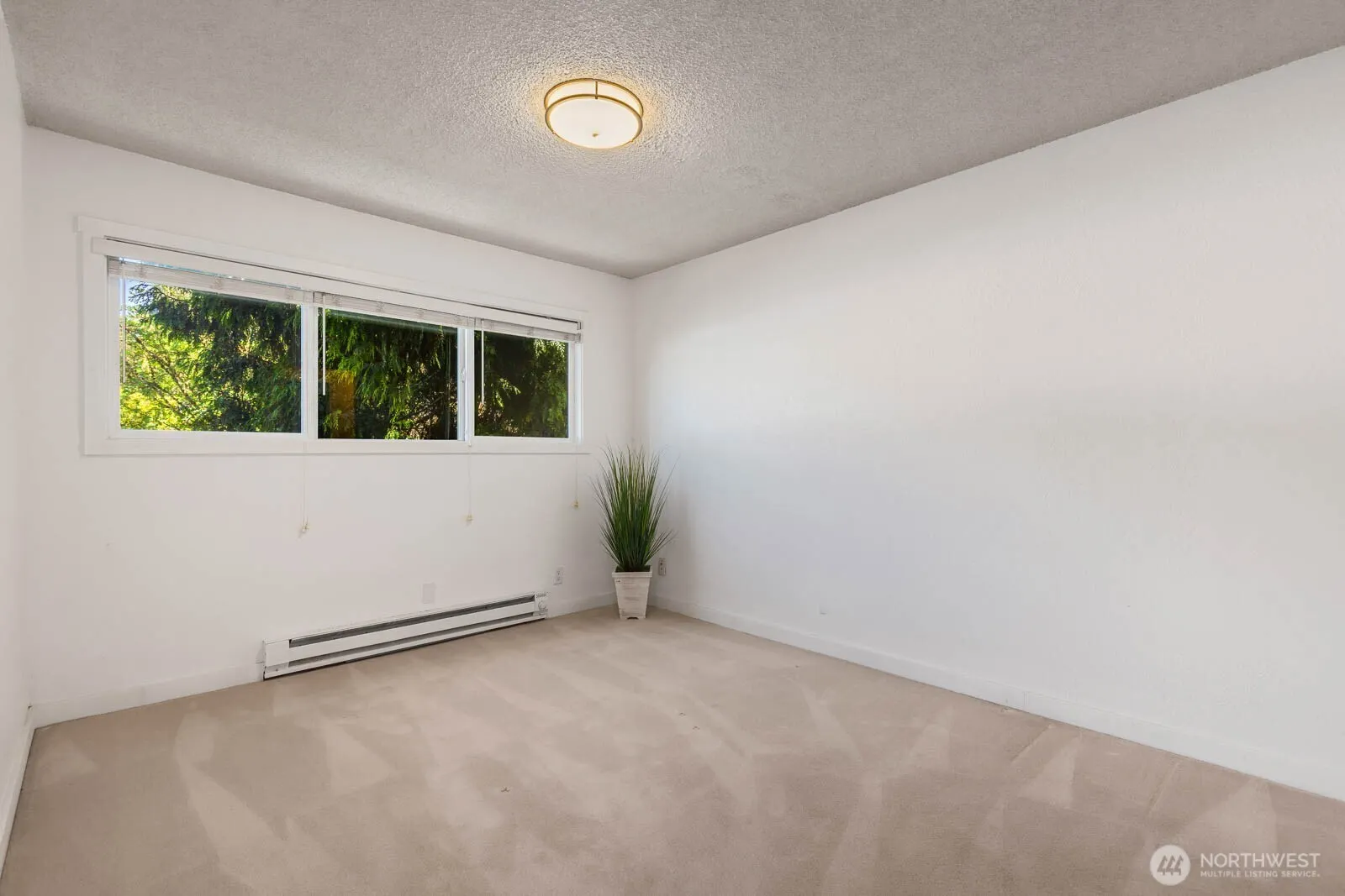 725 9th Avenue S #201, Kirkland, WA 98033