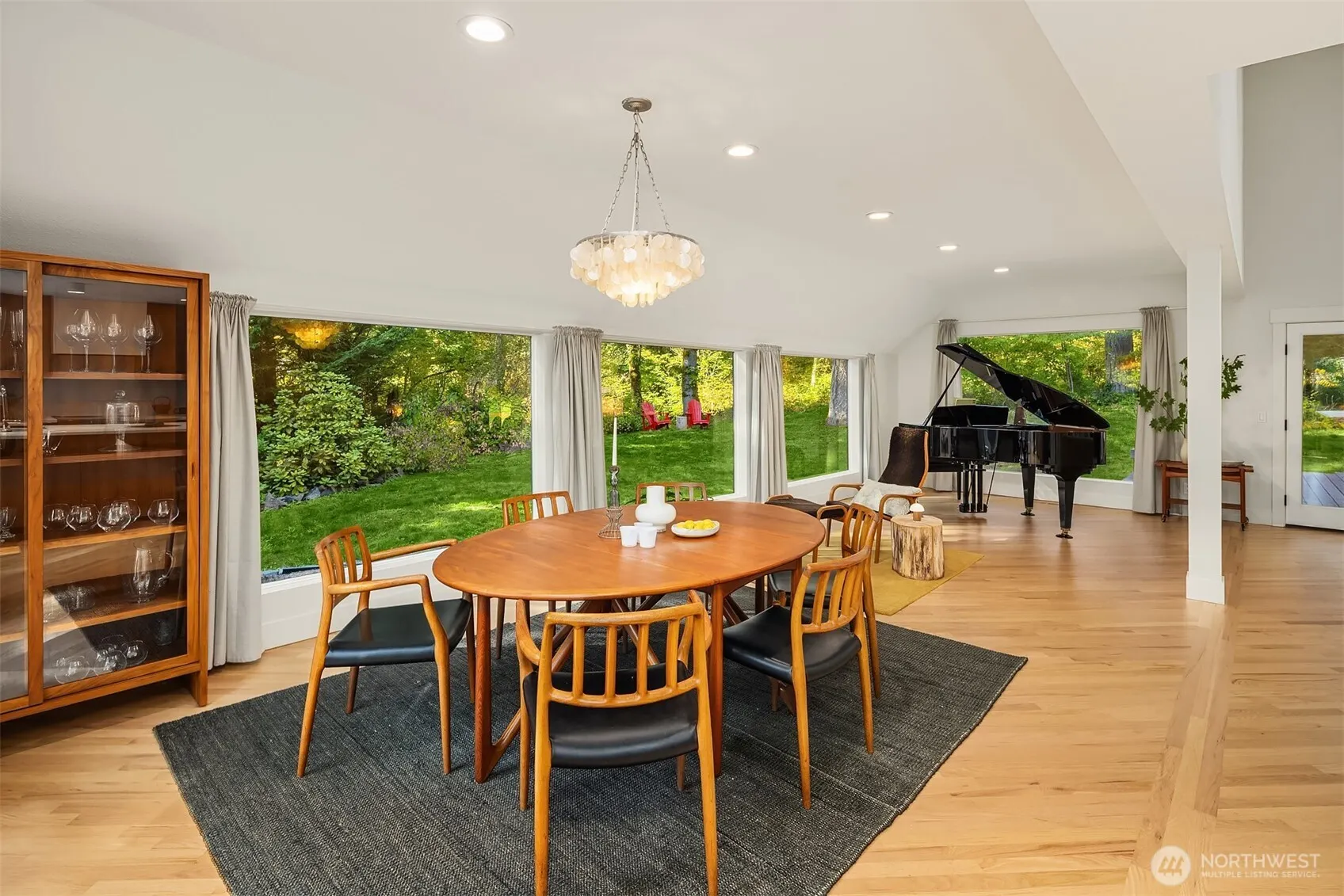 6419 225th Avenue NE, Redmond, WA 98053