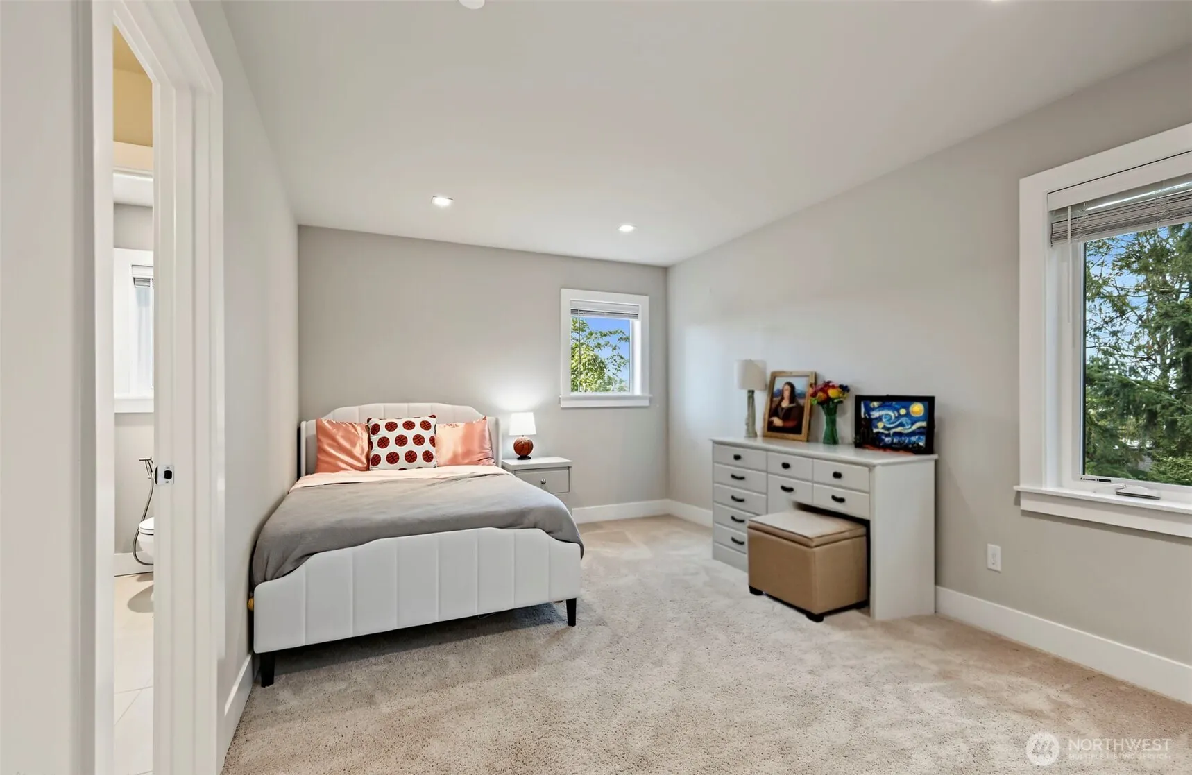 11030 SE 60th Lane , Bellevue, WA 98006