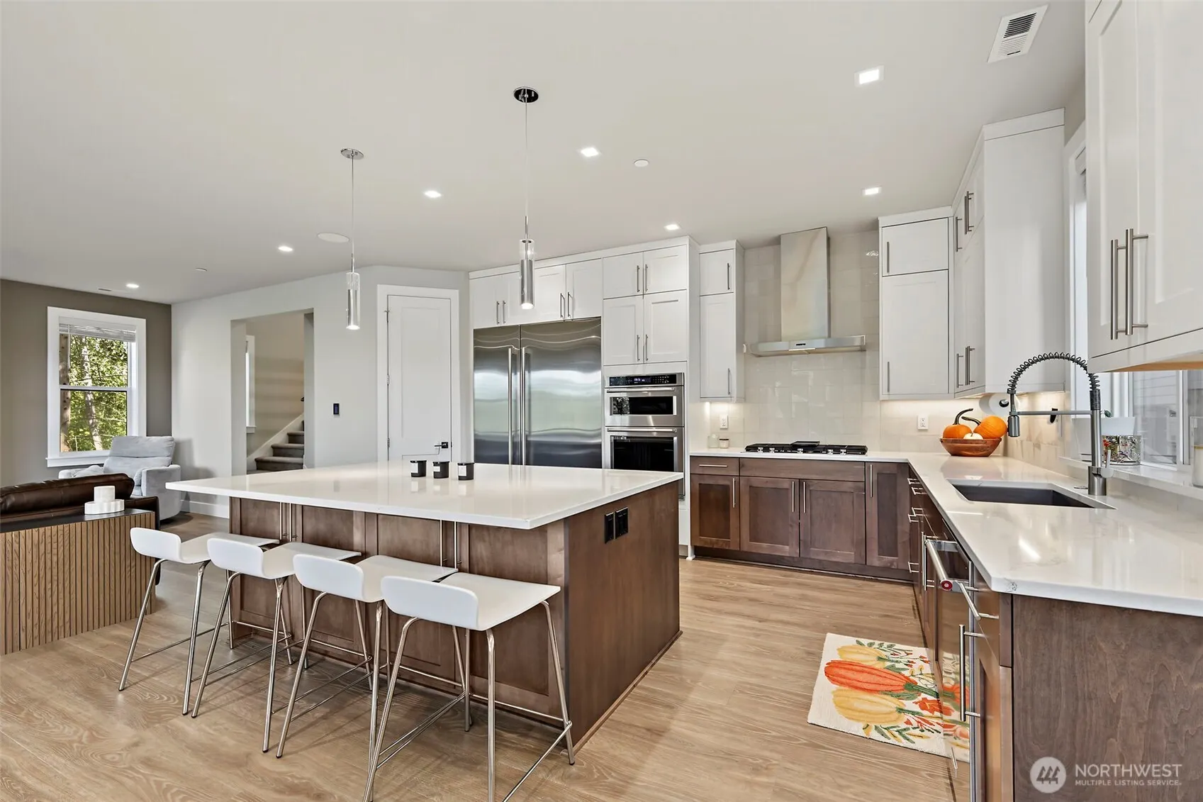 11030 SE 60th Lane , Bellevue, WA 98006