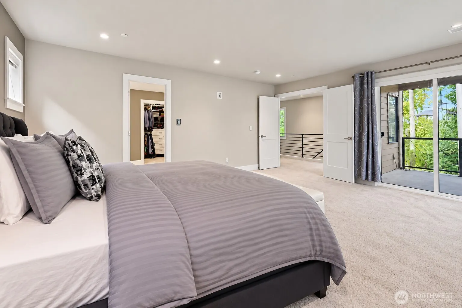 11030 SE 60th Lane , Bellevue, WA 98006