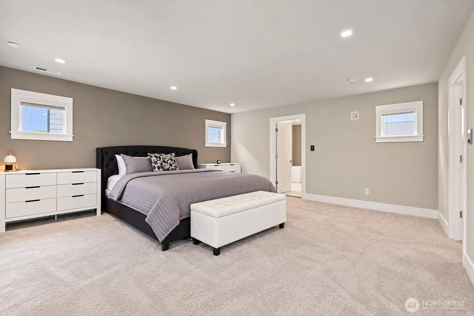 11030 SE 60th Lane , Bellevue, WA 98006