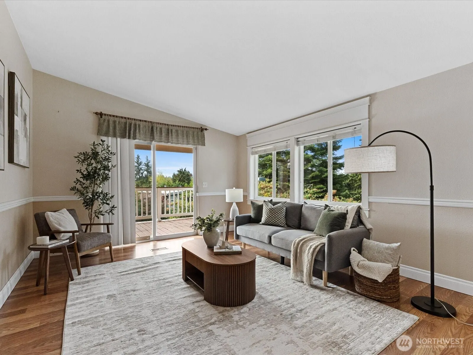 12608 NE Hollyhills Drive , Bothell, WA 98011