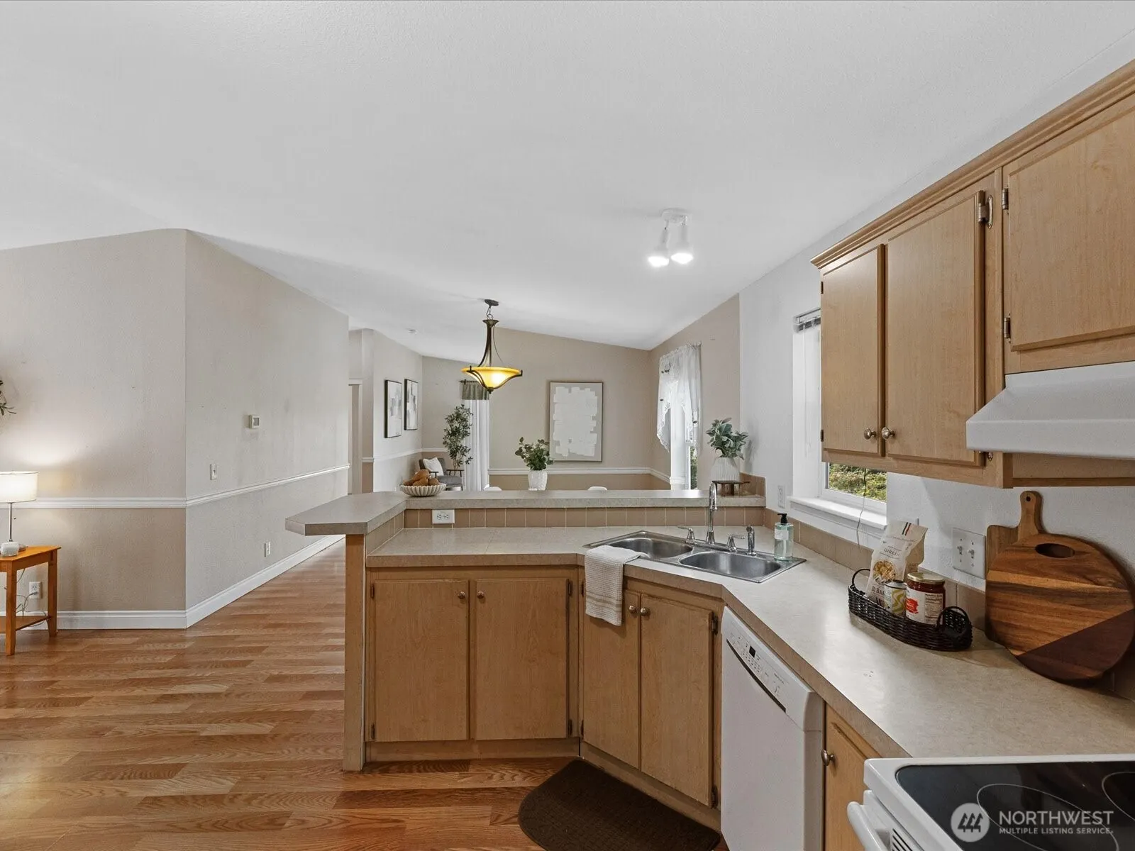 12608 NE Hollyhills Drive , Bothell, WA 98011