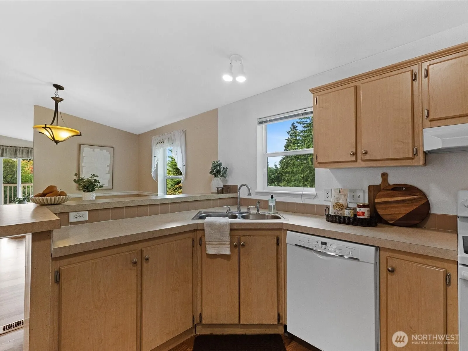 12608 NE Hollyhills Drive , Bothell, WA 98011