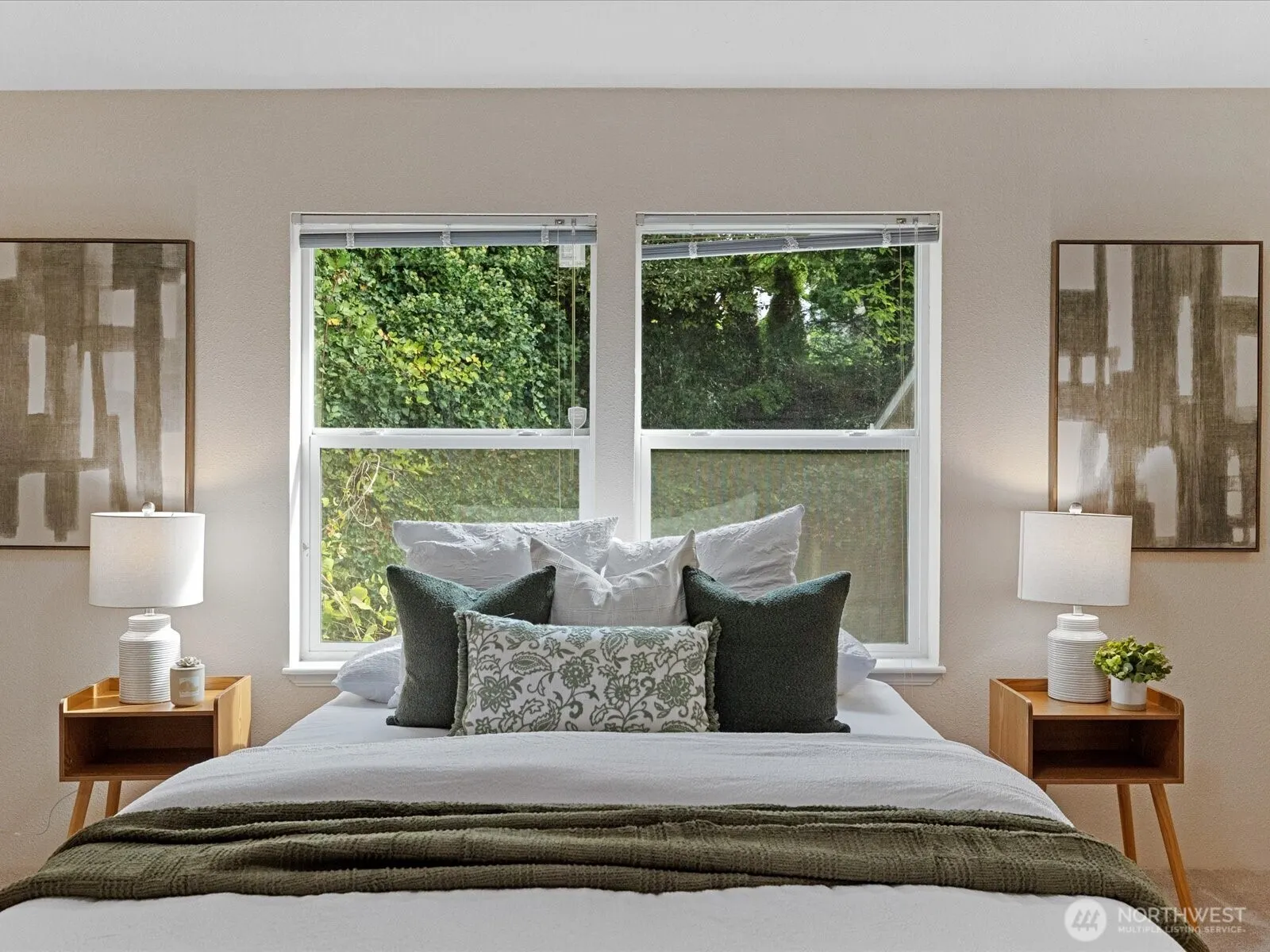 12608 NE Hollyhills Drive , Bothell, WA 98011