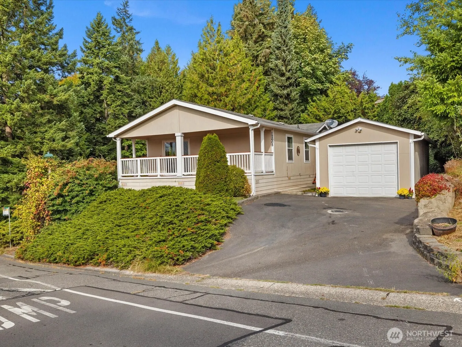 12608 NE Hollyhills Drive , Bothell, WA 98011