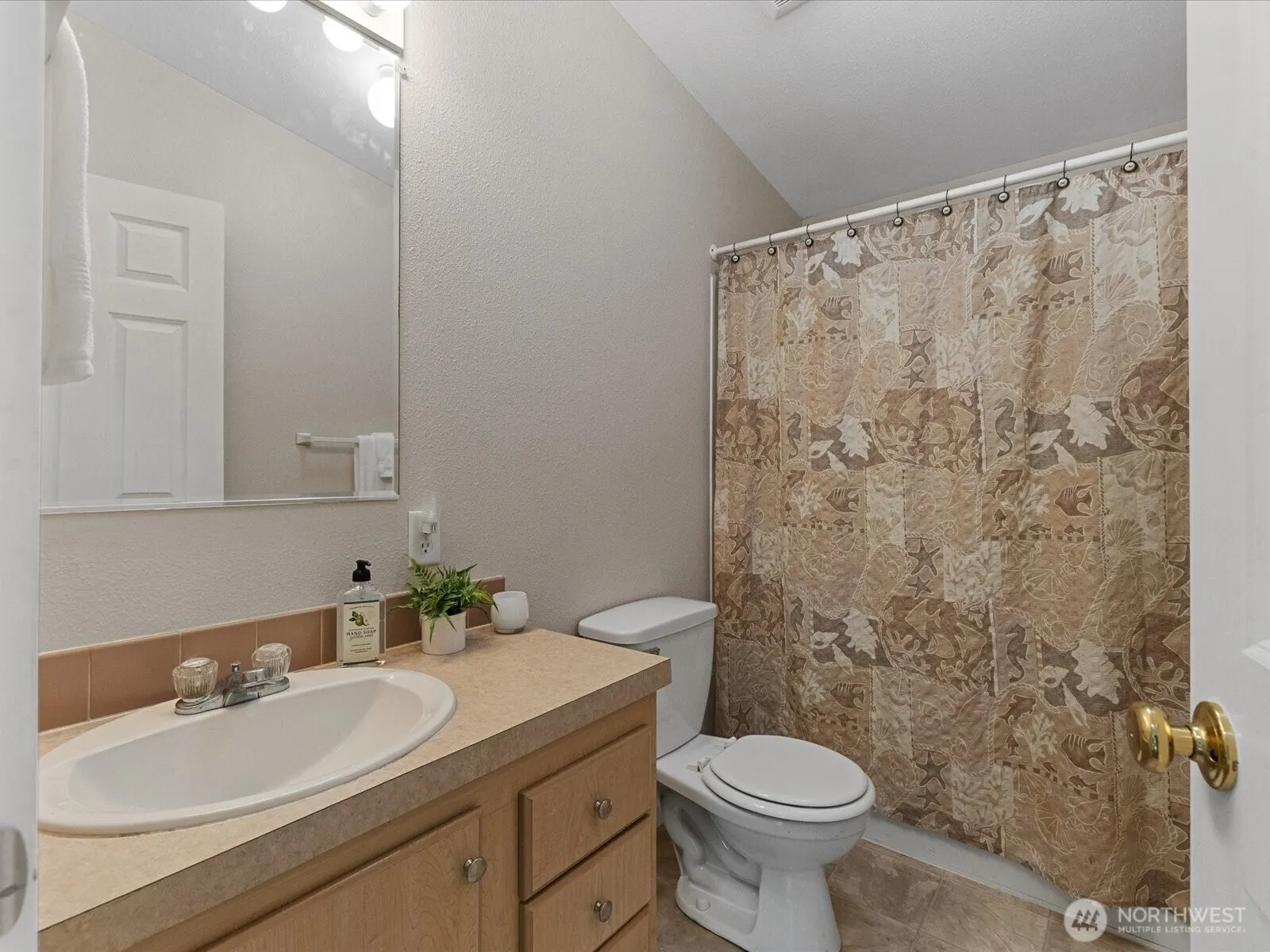 12608 NE Hollyhills Drive , Bothell, WA 98011