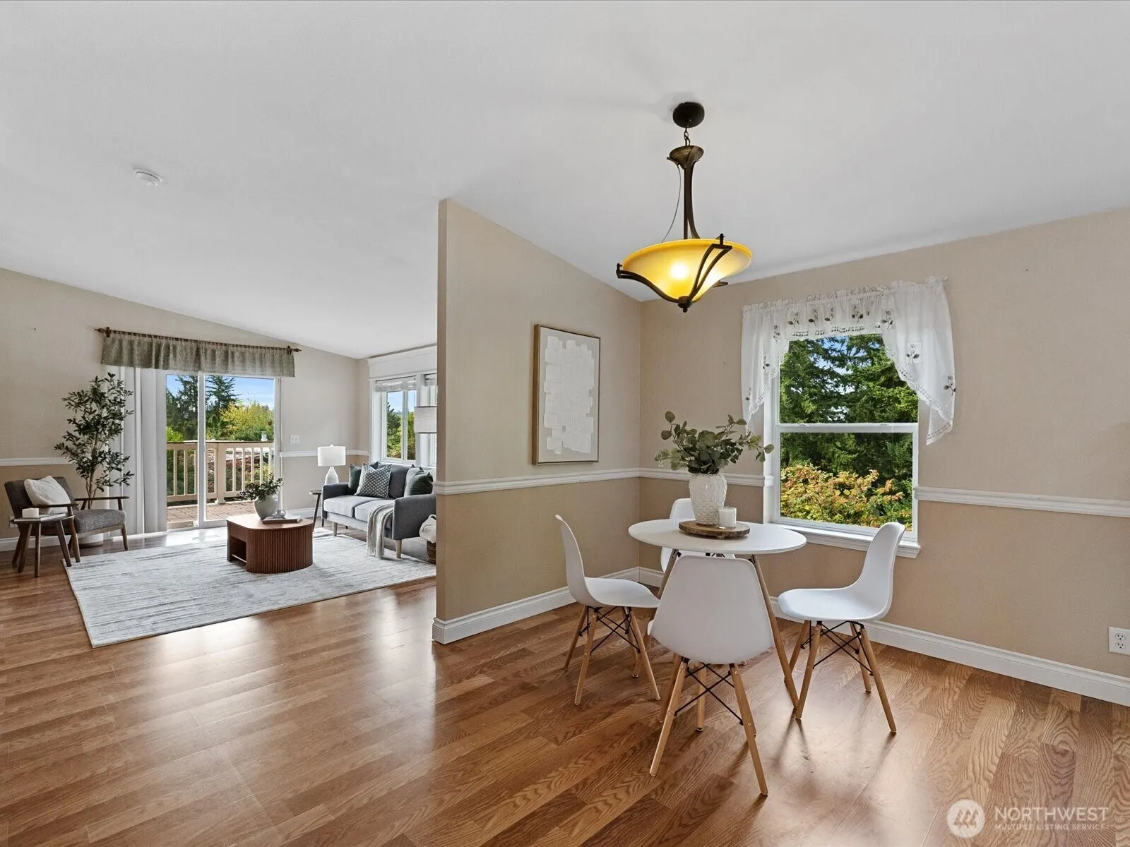 12608 NE Hollyhills Drive , Bothell, WA 98011