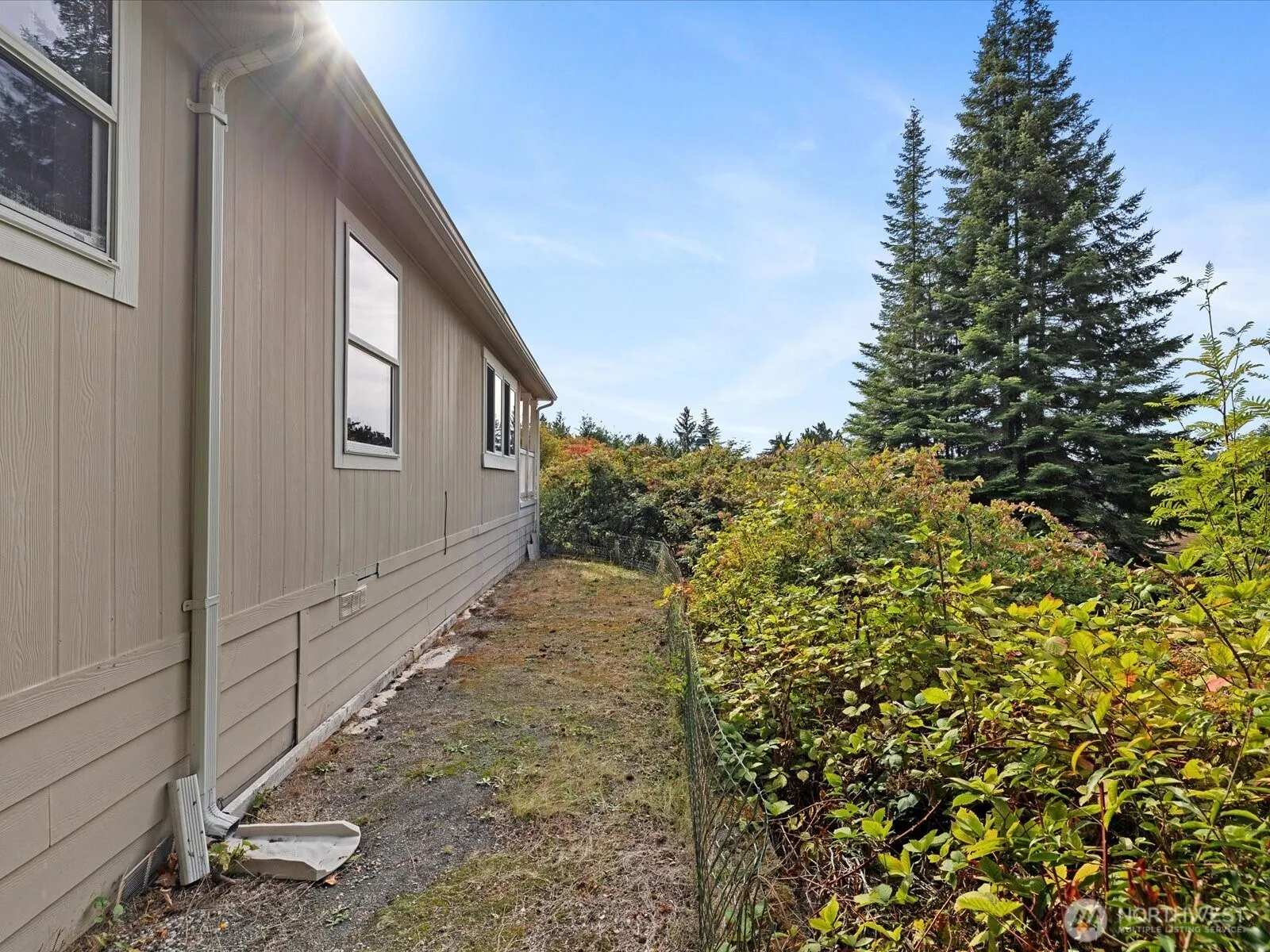 12608 NE Hollyhills Drive , Bothell, WA 98011
