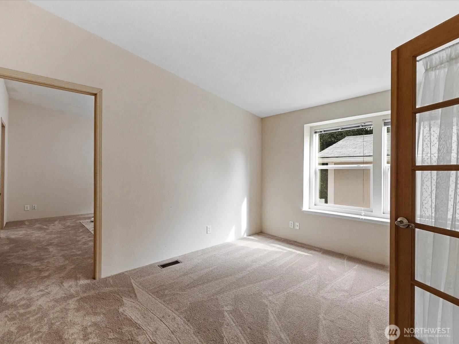 12608 NE Hollyhills Drive , Bothell, WA 98011