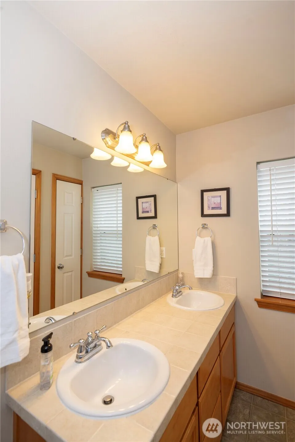 11556 170th Court , Renton, WA 98055