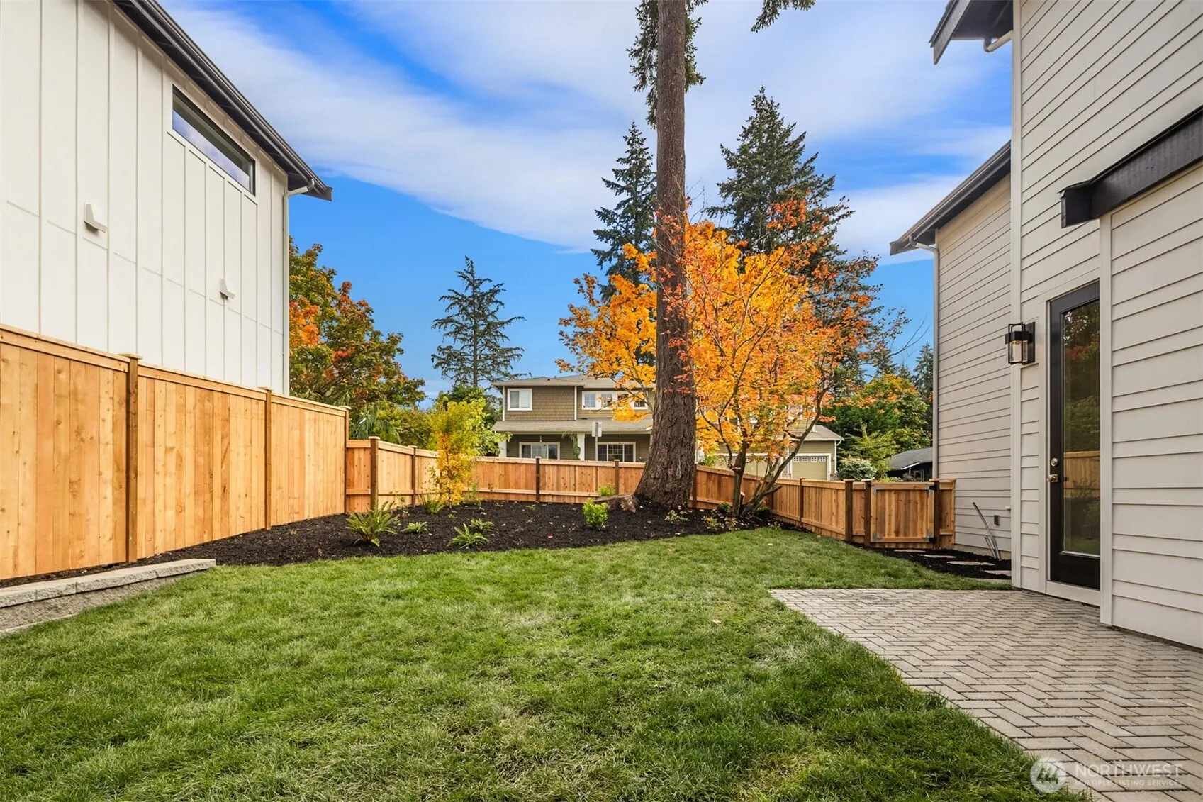 10927 103rd Avenue NE, Kirkland, WA 98033