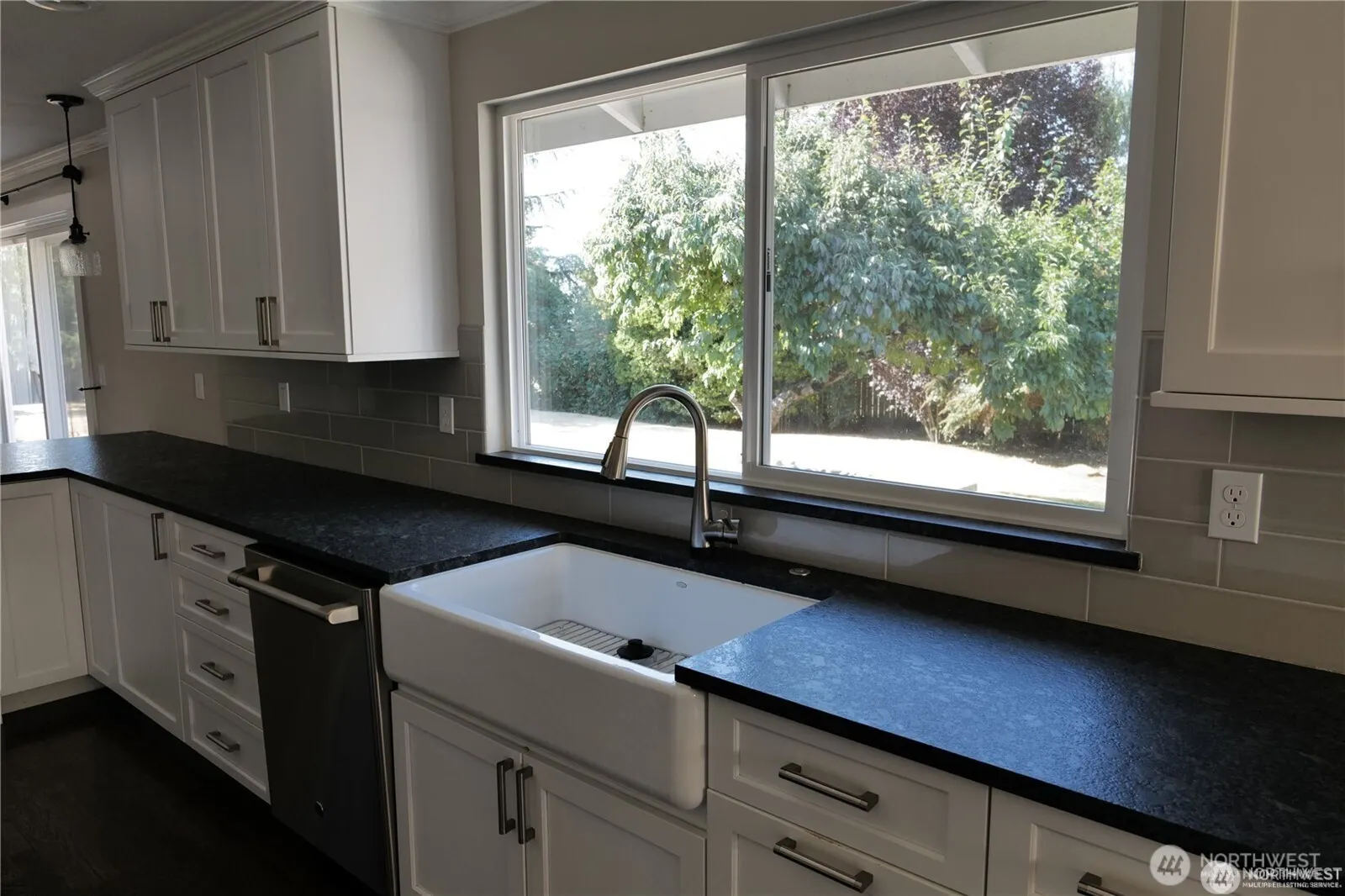 11602 SE 49th Street , Bellevue, WA 98006