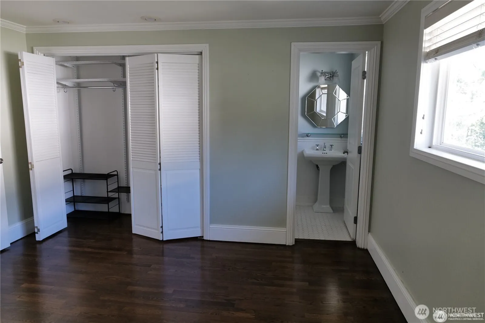 11602 SE 49th Street , Bellevue, WA 98006