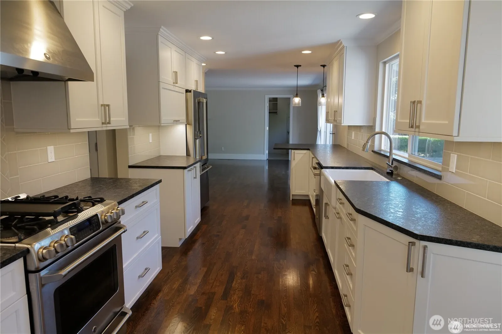 11602 SE 49th Street , Bellevue, WA 98006