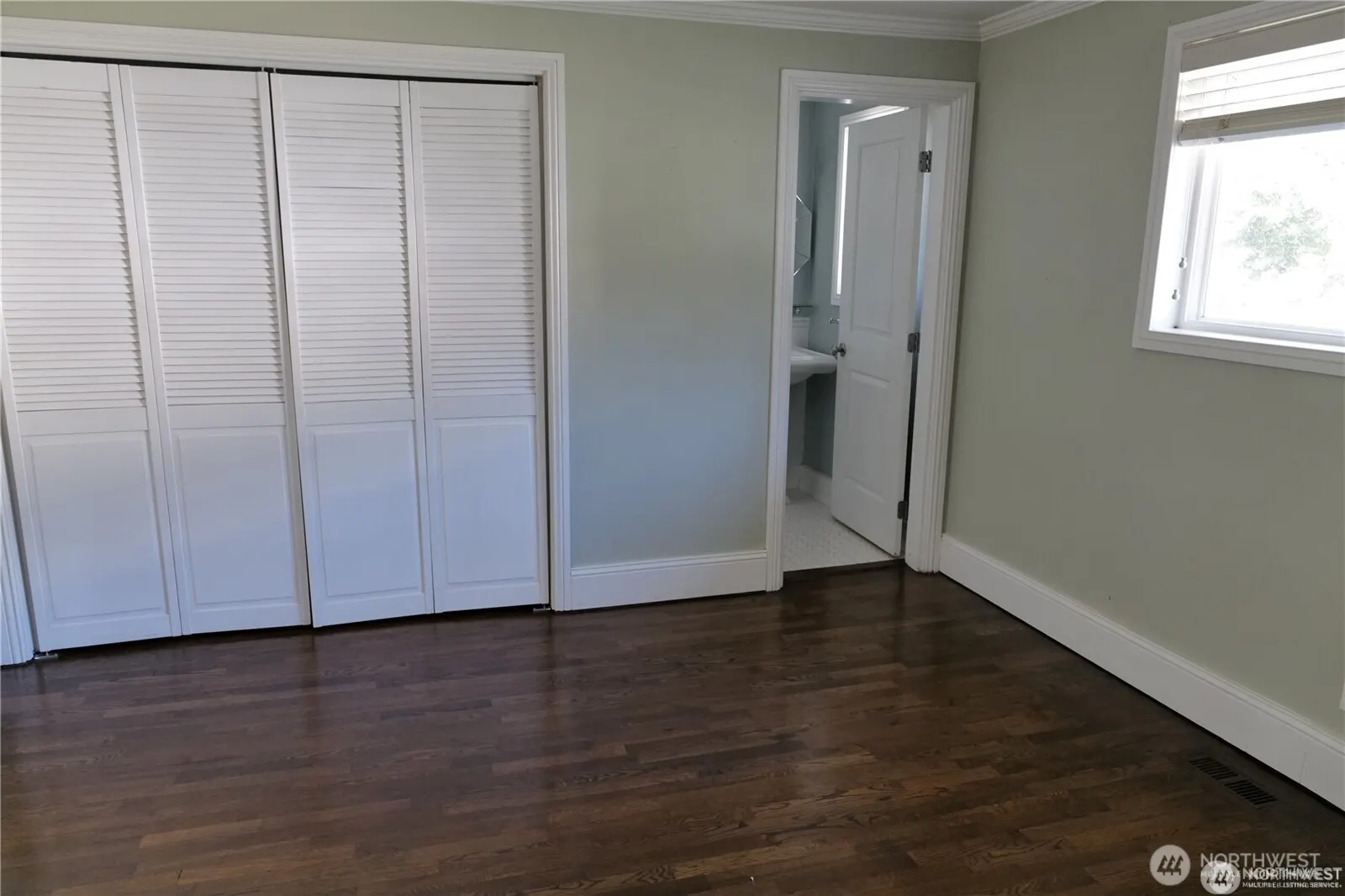 11602 SE 49th Street , Bellevue, WA 98006