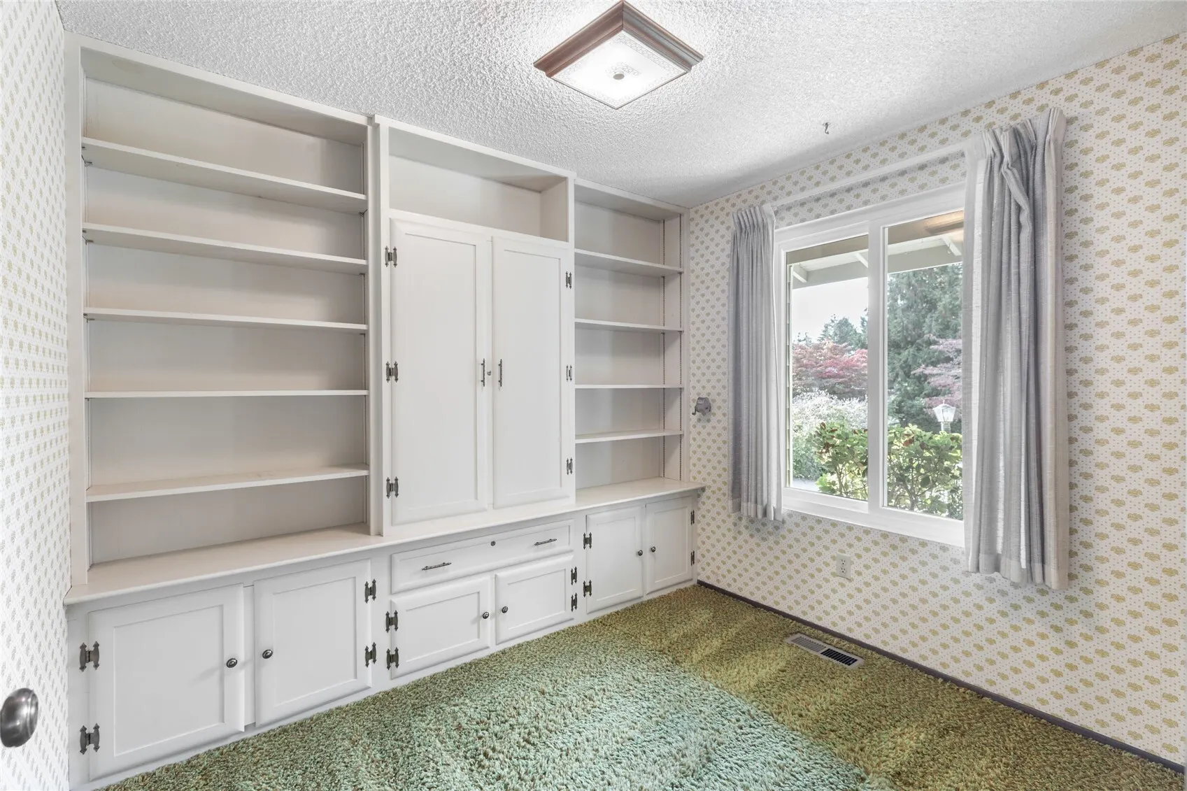 16321 NE 98th Street , Redmond, WA 98052