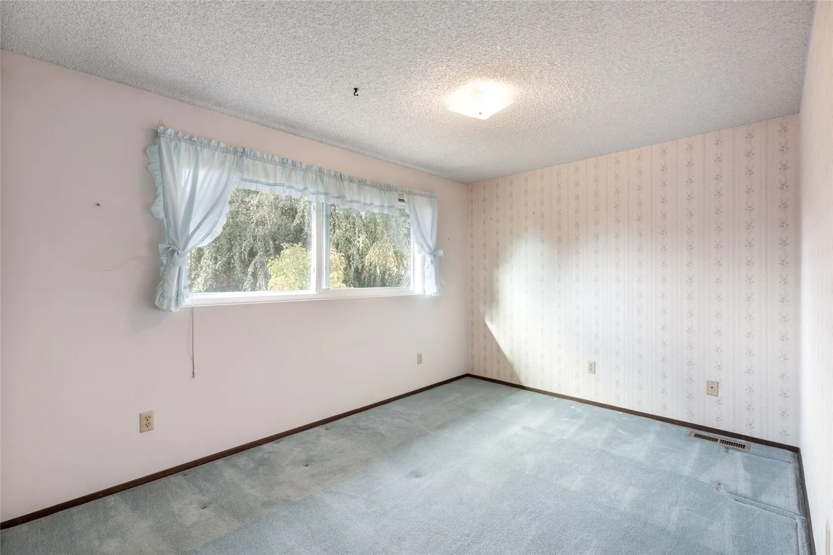 16321 NE 98th Street , Redmond, WA 98052