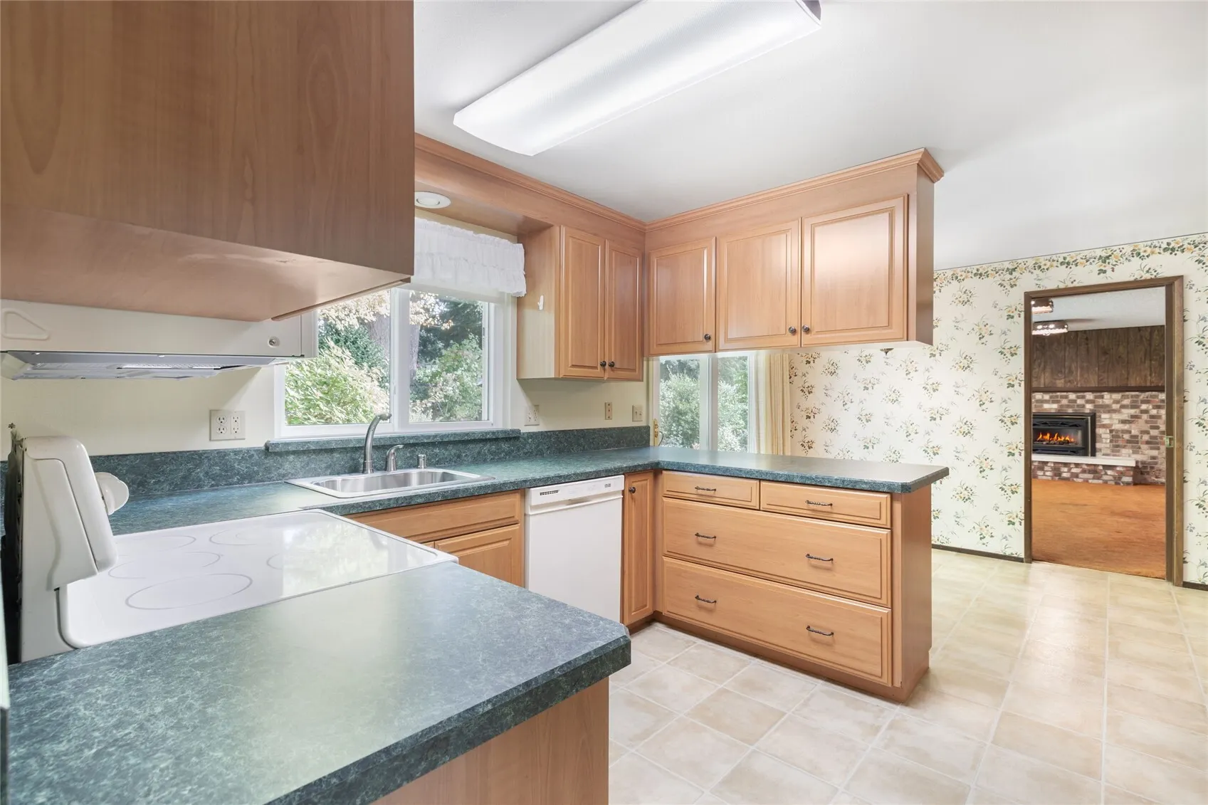 16321 NE 98th Street , Redmond, WA 98052