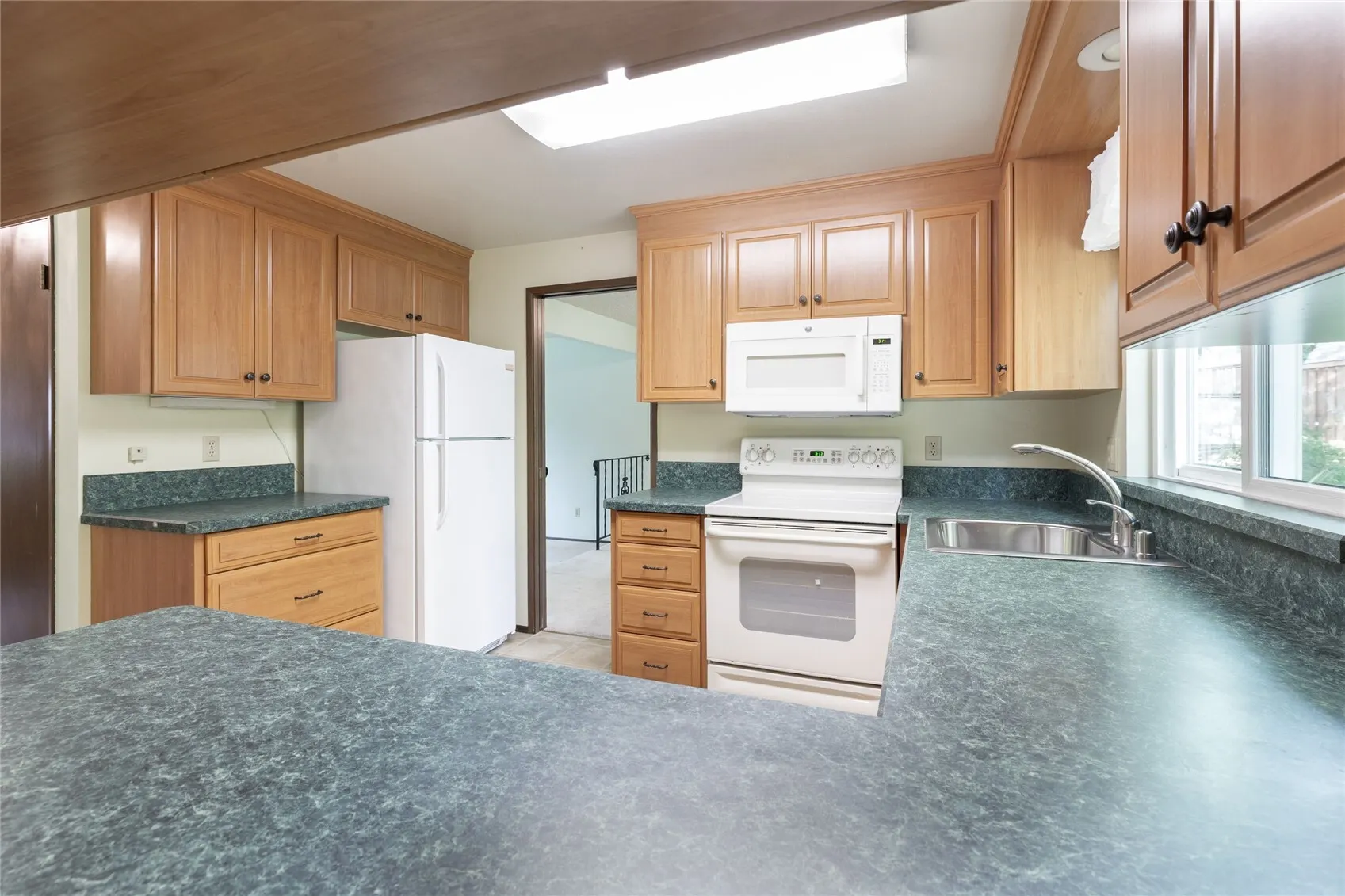 16321 NE 98th Street , Redmond, WA 98052