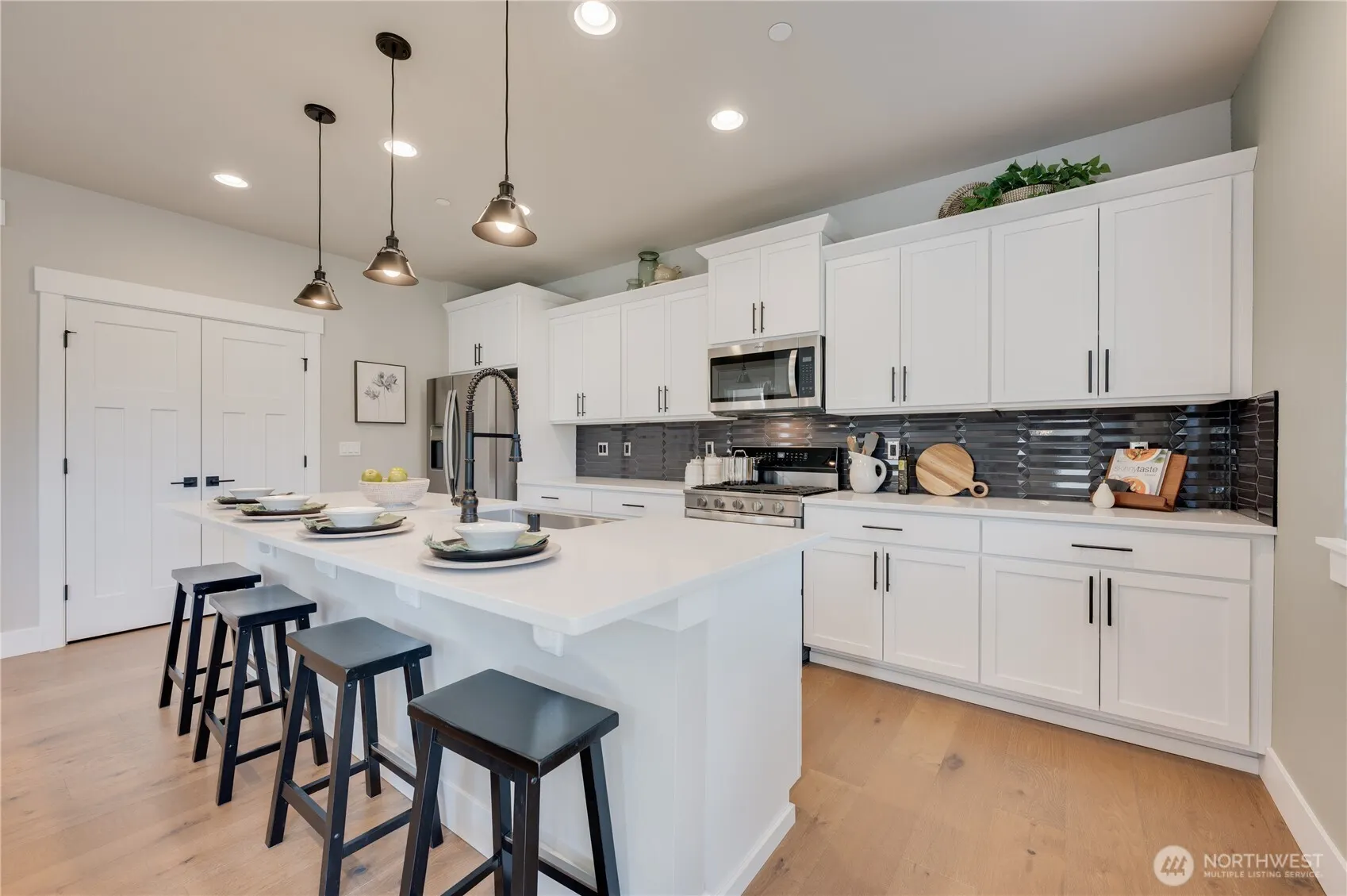 15532 2nd Place W #MG 14, Lynnwood, WA 98087