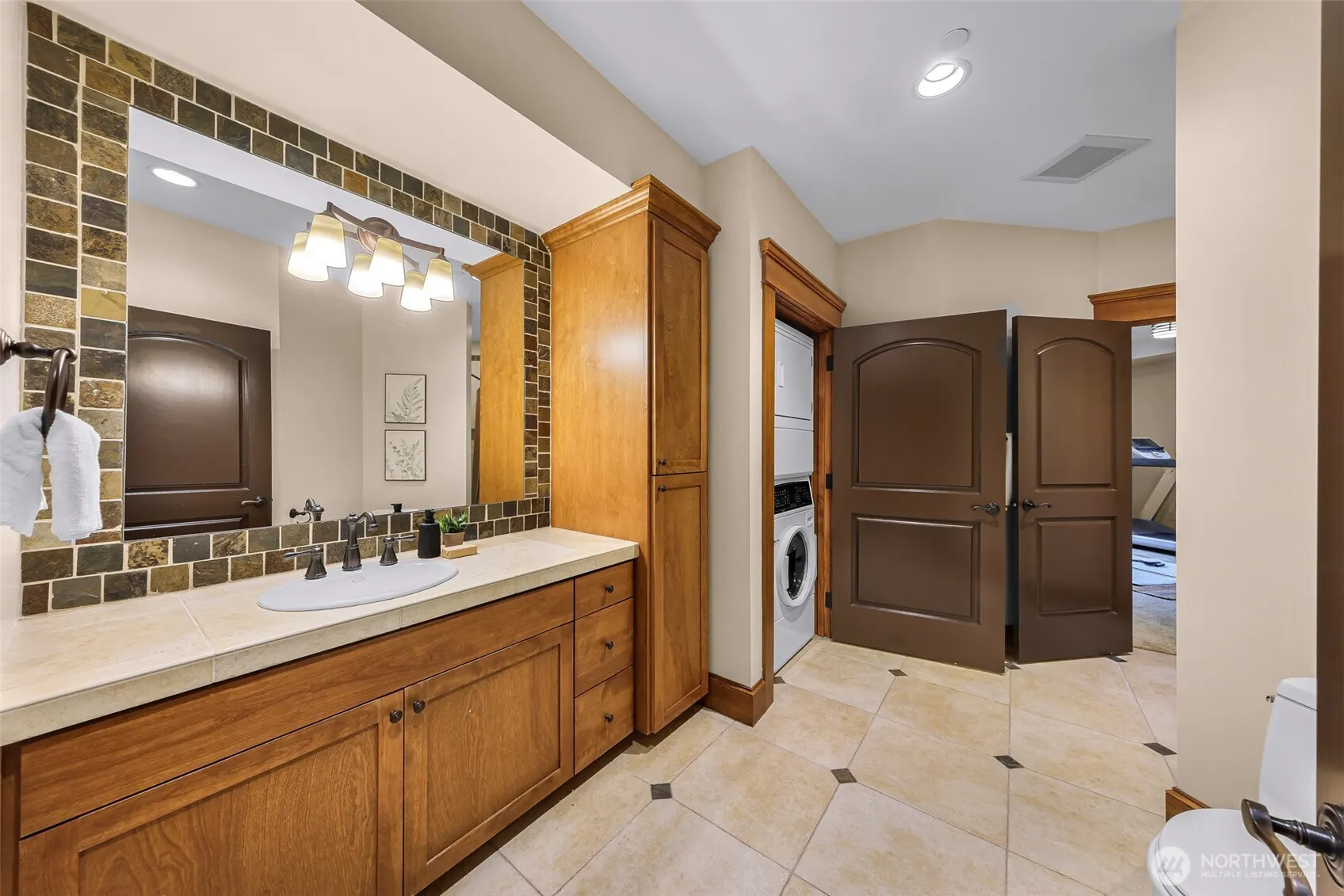10222 NE 30th Place , Bellevue, WA 98004