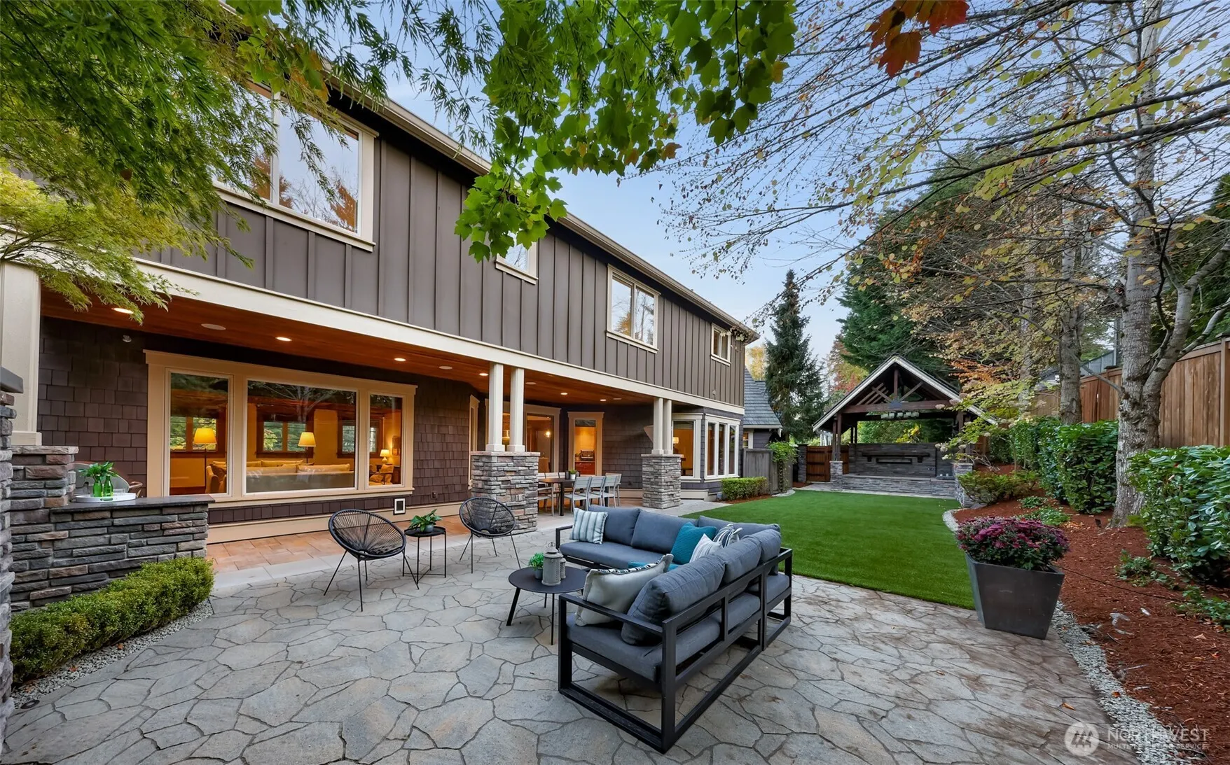10222 NE 30th Place , Bellevue, WA 98004