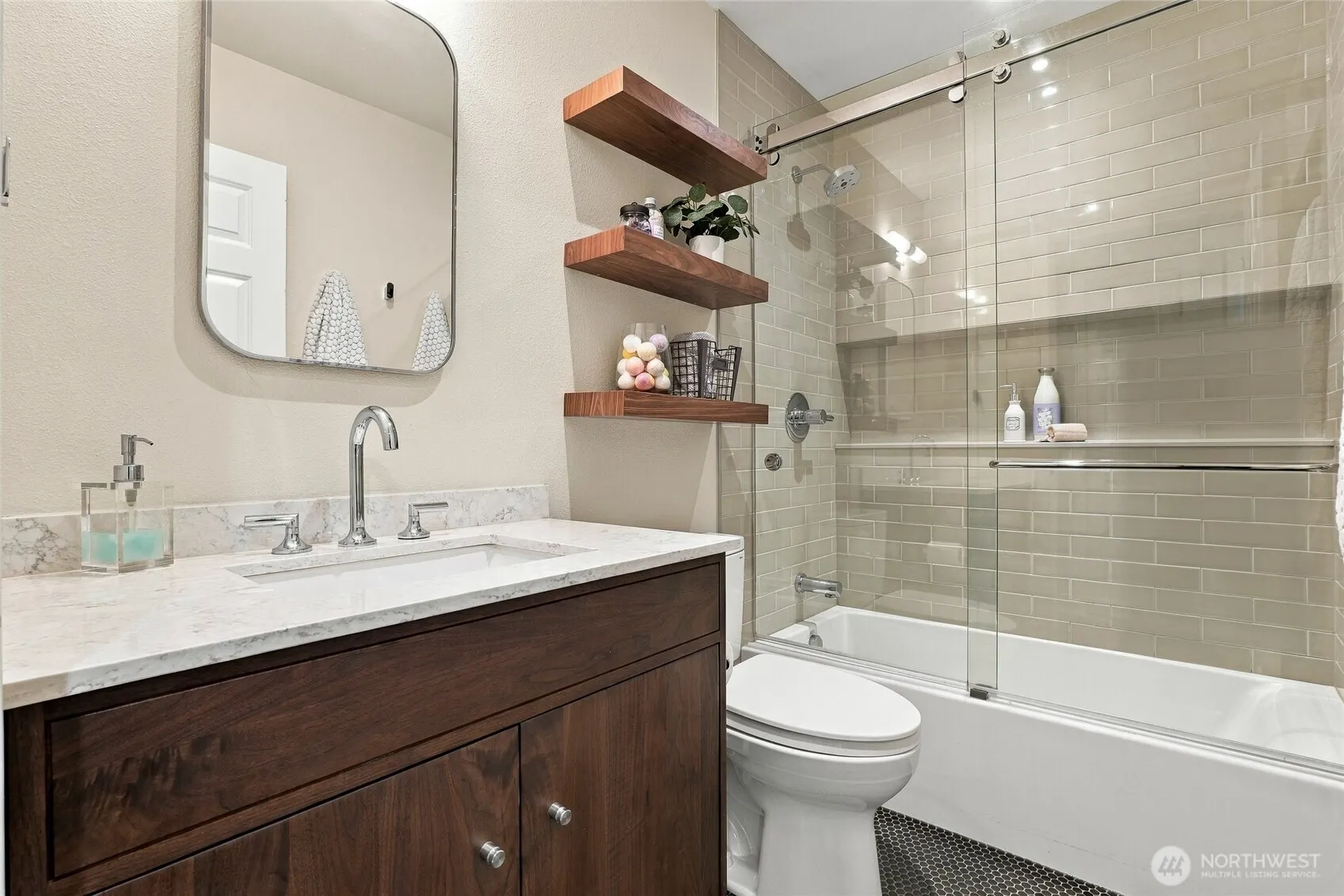 9234 159th Place NE #102, Redmond, WA 98052