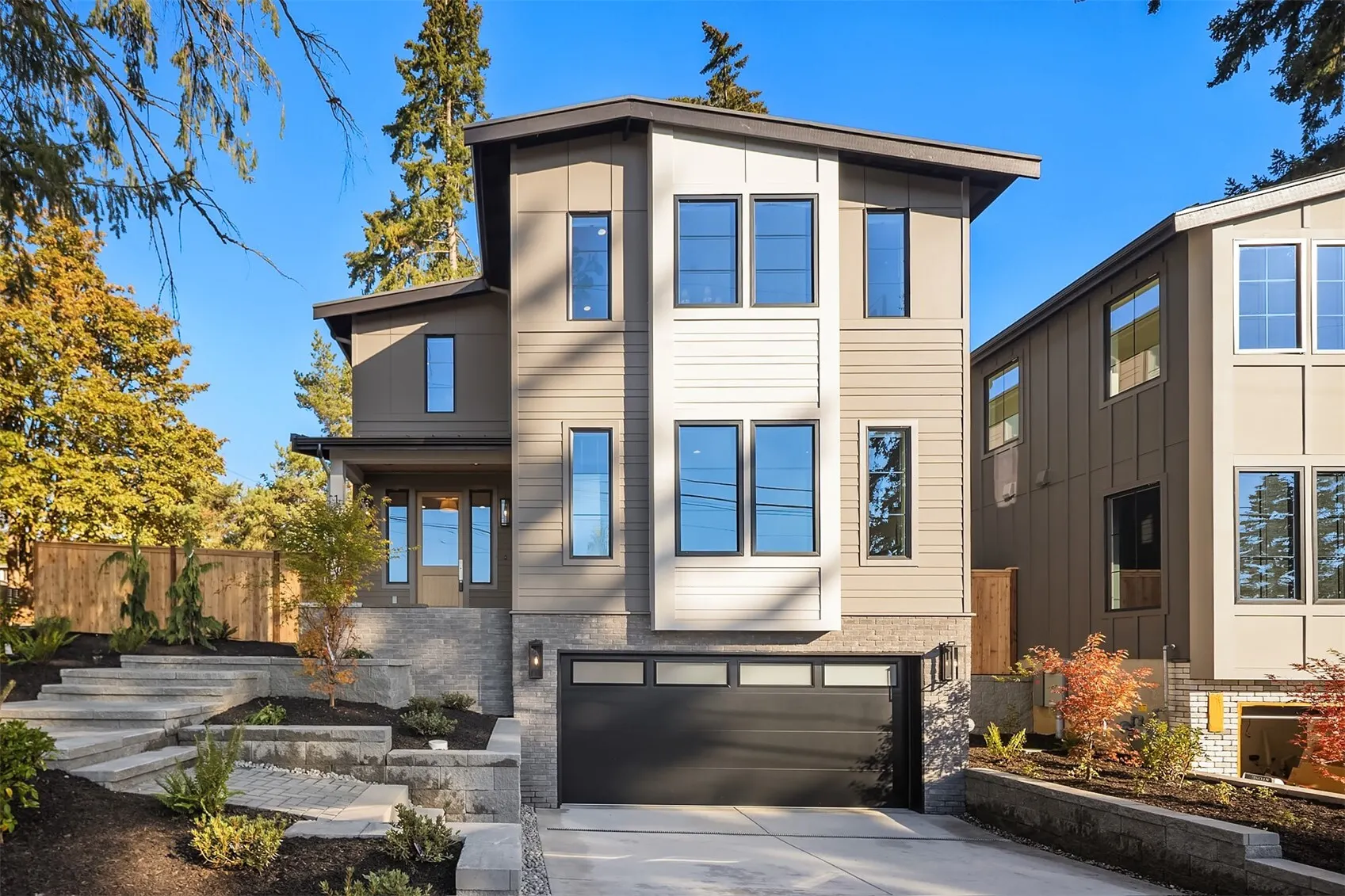 10932 102nd Avenue NE, Kirkland, WA 98033