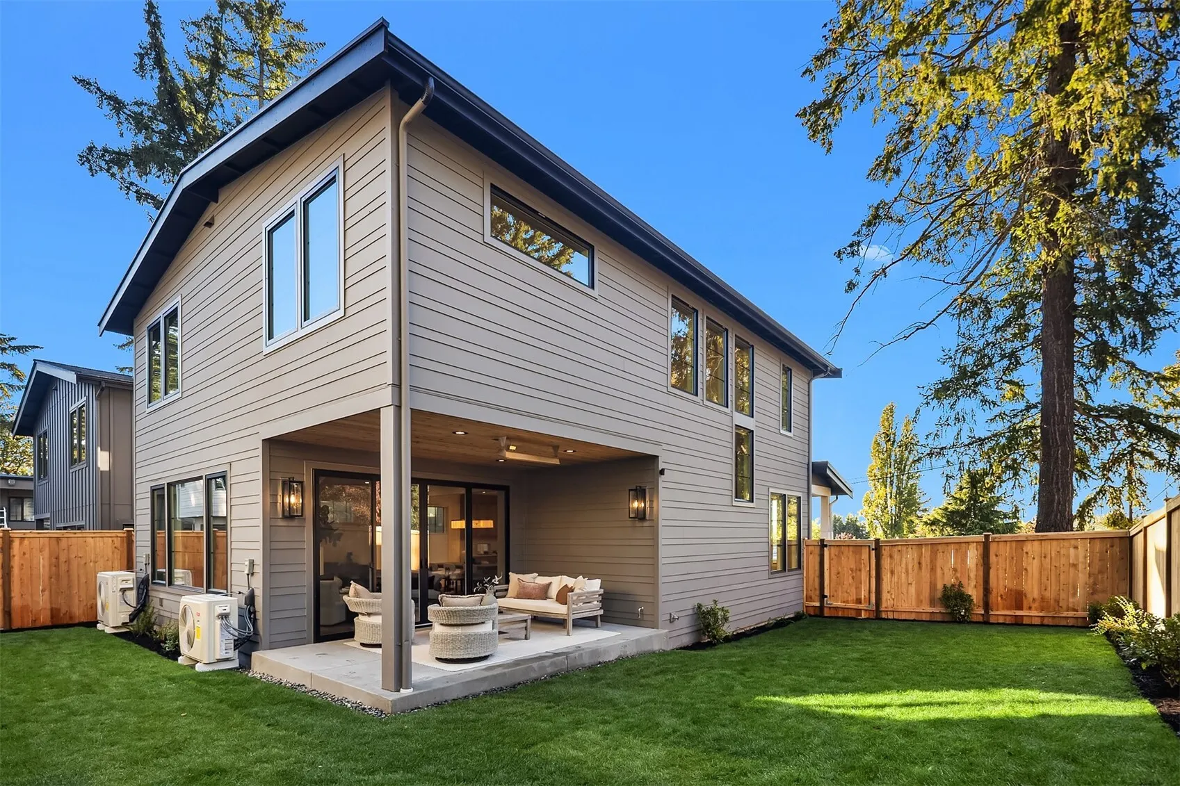 10932 102nd Avenue NE, Kirkland, WA 98033