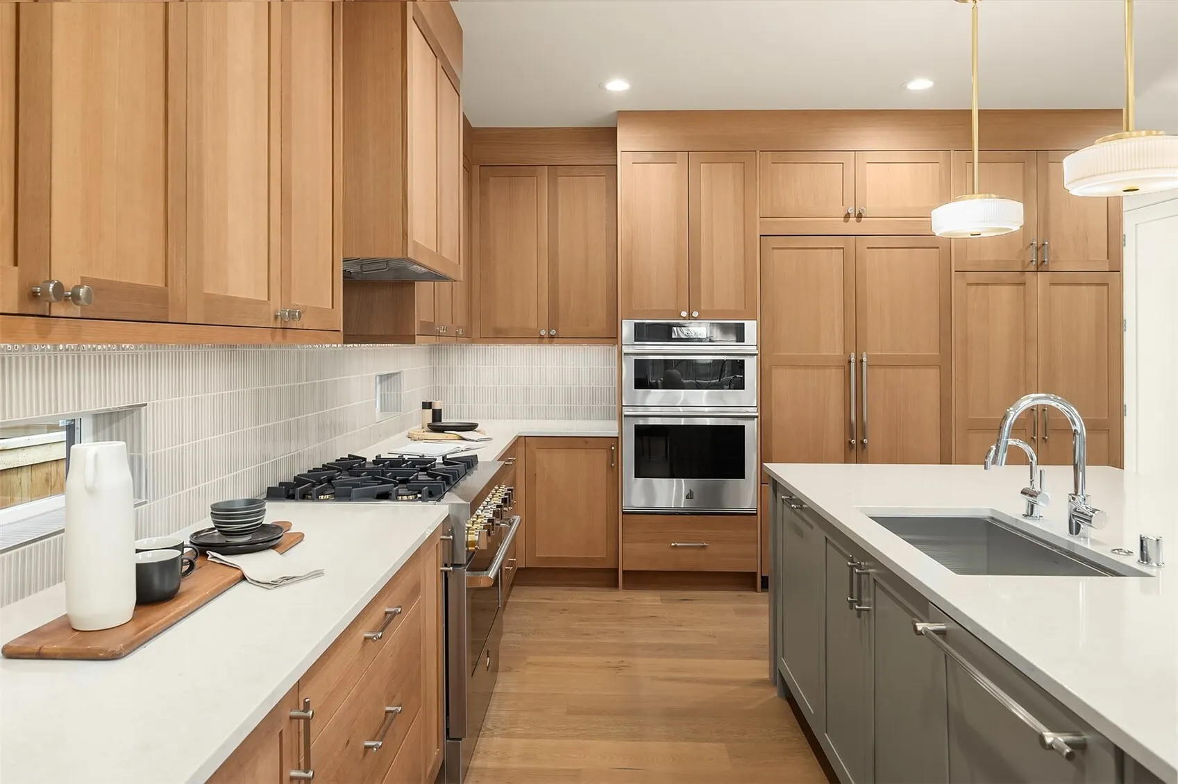10932 102nd Avenue NE, Kirkland, WA 98033