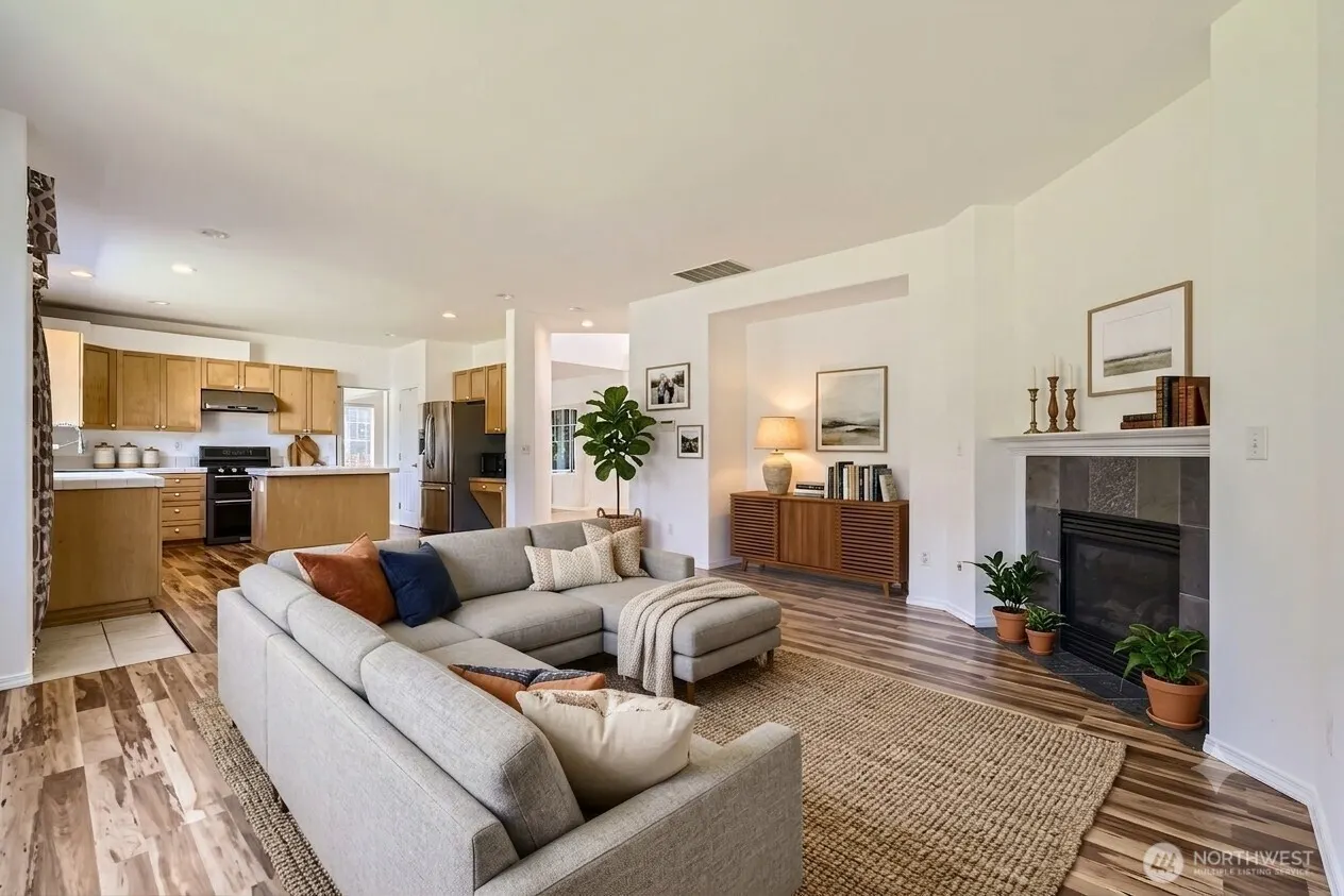 24036 SE 10th Court , Sammamish, WA 98075