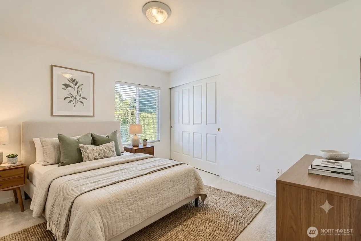 24036 SE 10th Court , Sammamish, WA 98075