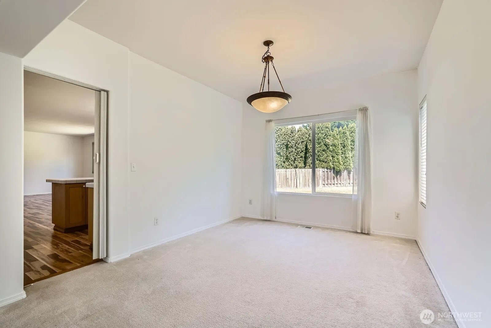 24036 SE 10th Court , Sammamish, WA 98075