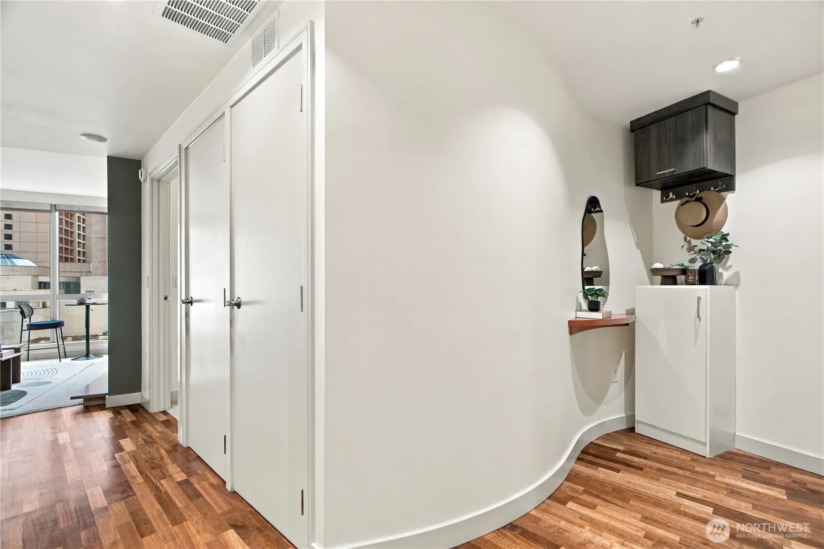 10610 NE 9 Pl #603, Bellevue, WA 98004