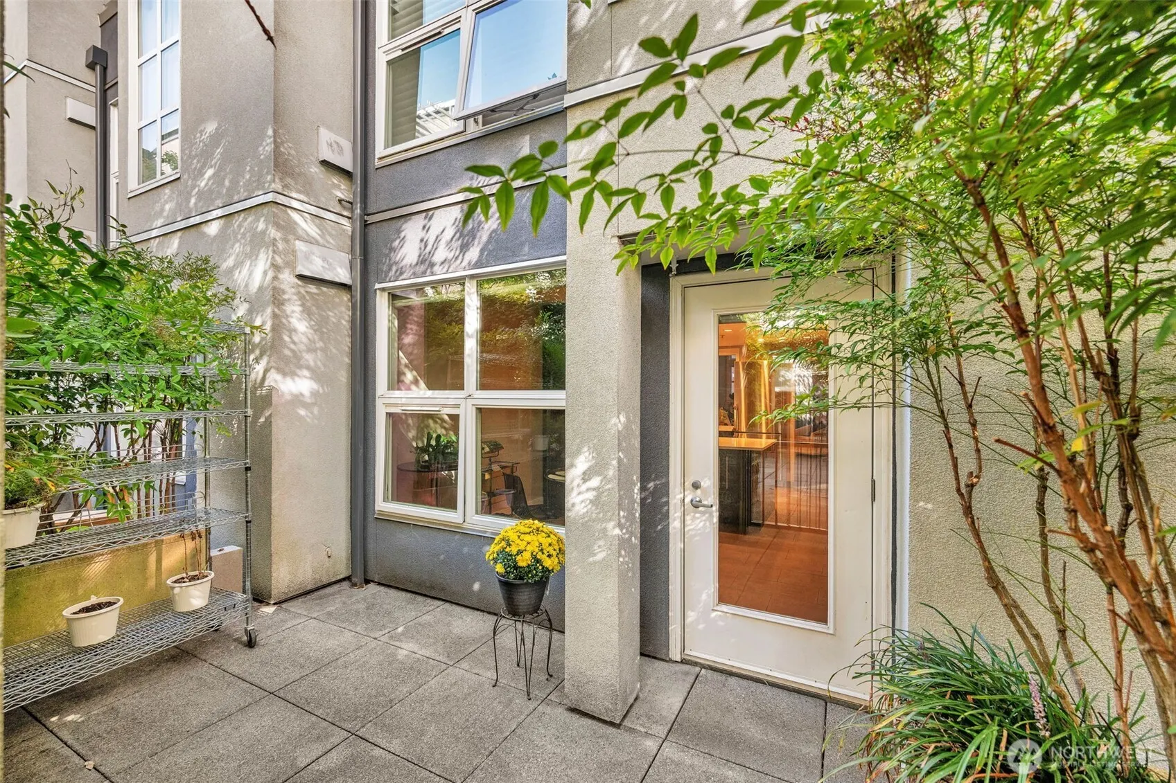 10042 Main Street #117, Bellevue, WA 98004-6027