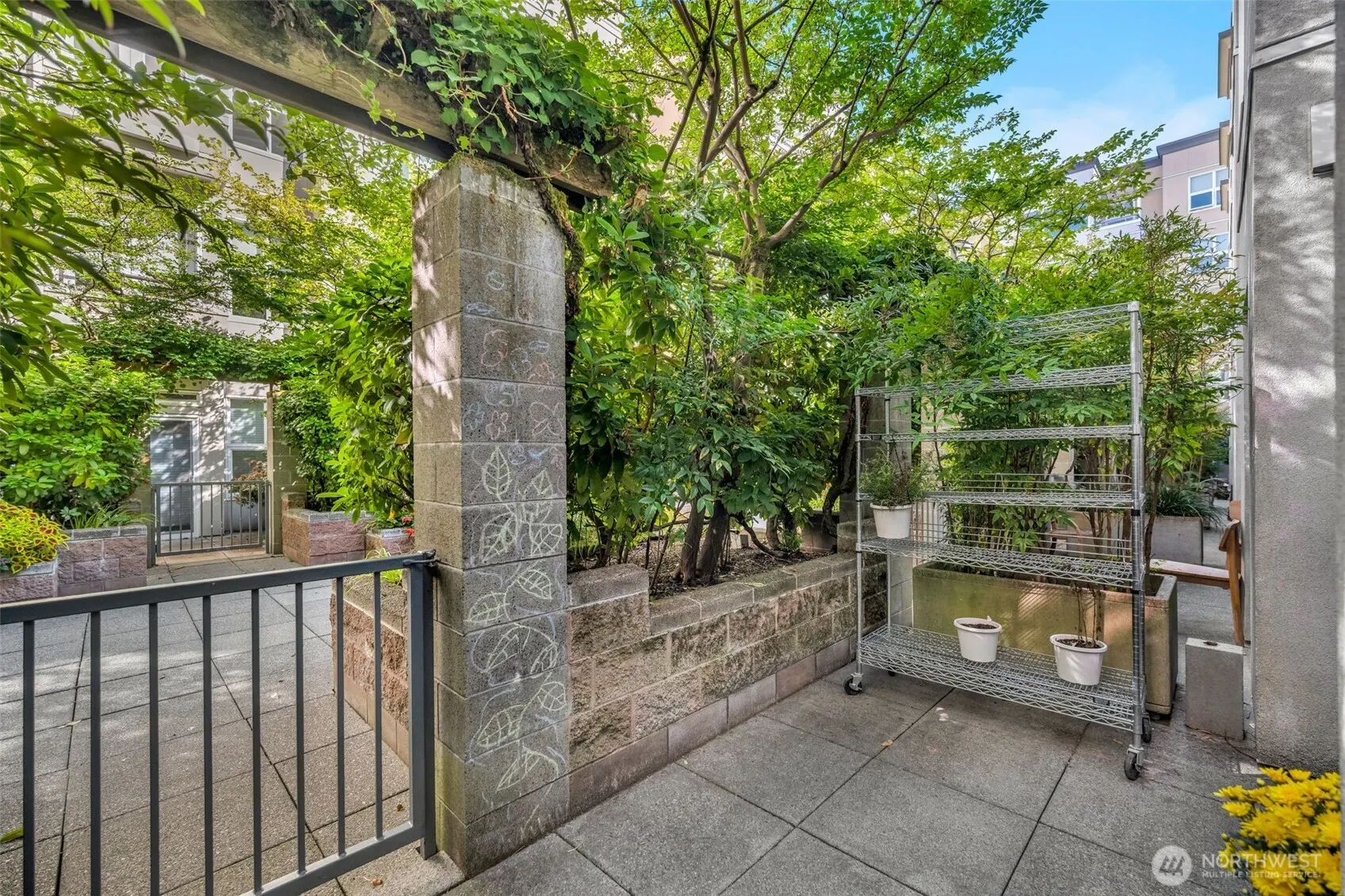 10042 Main Street #117, Bellevue, WA 98004-6027
