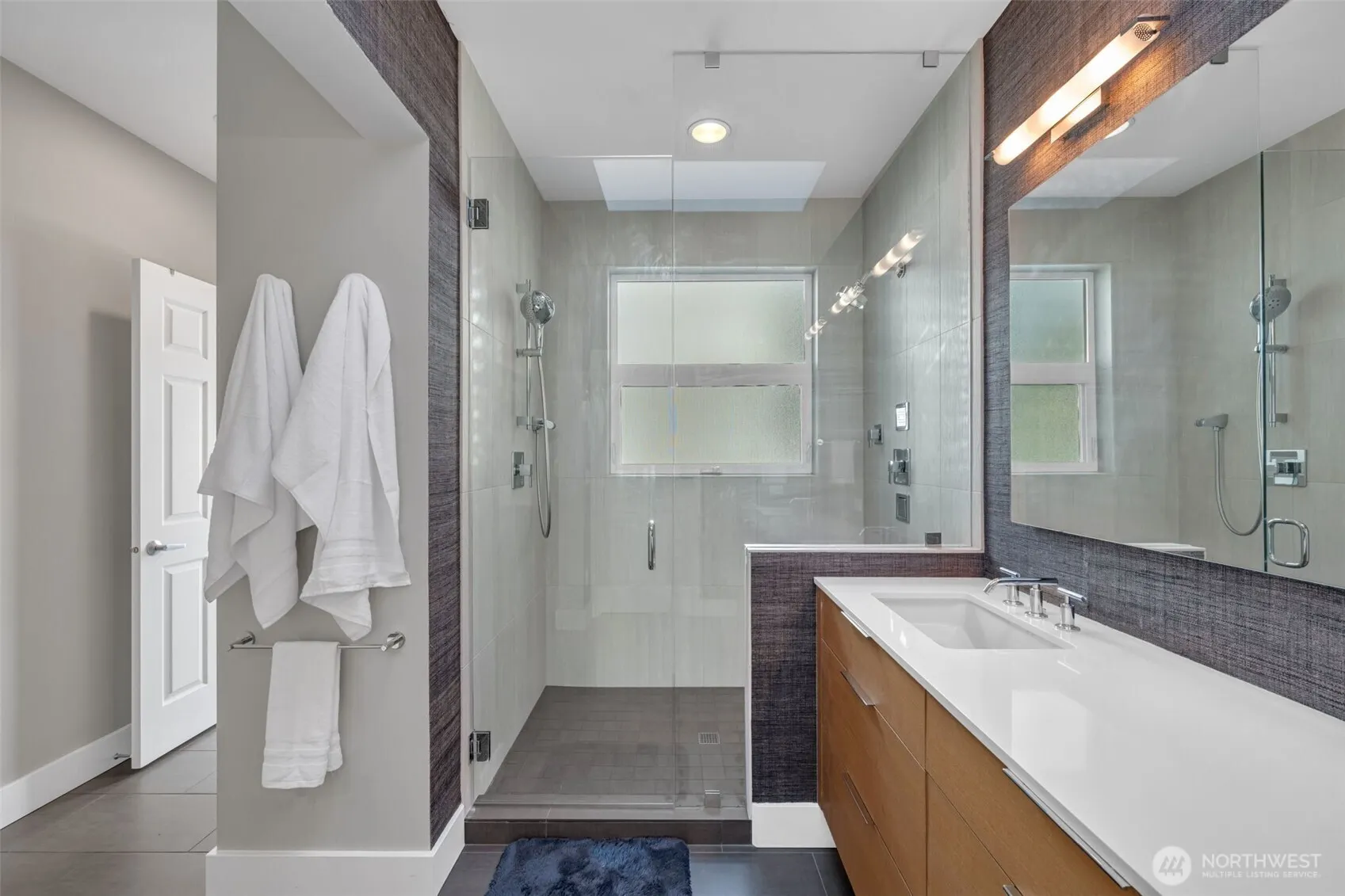 10042 Main Street #117, Bellevue, WA 98004-6027