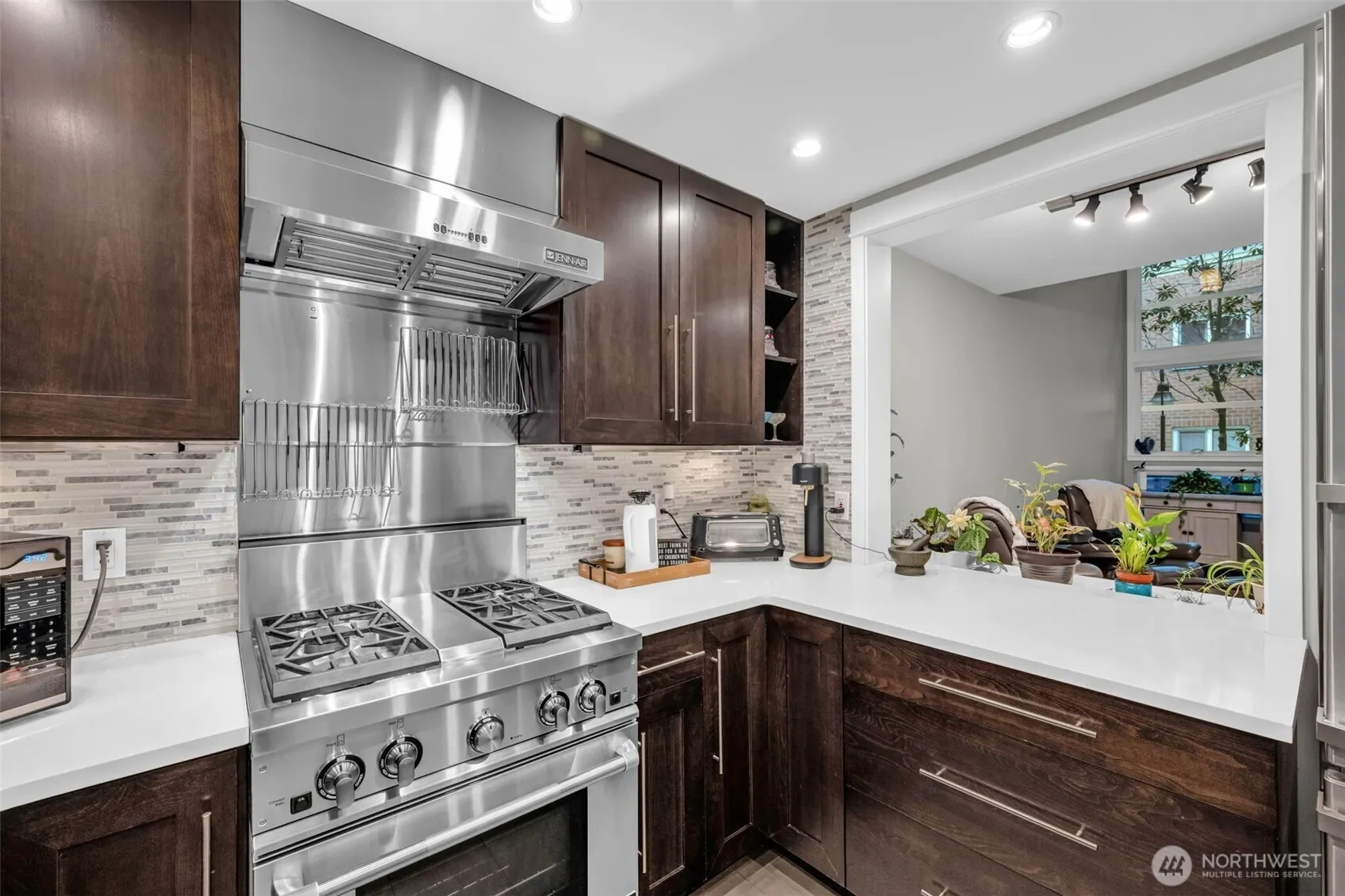10042 Main Street #117, Bellevue, WA 98004-6027