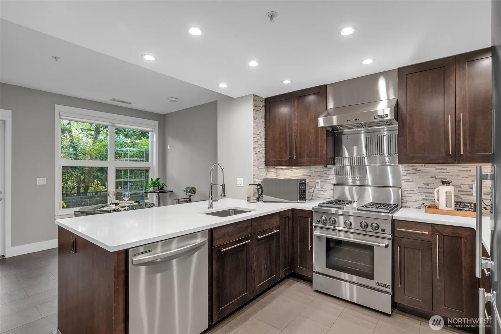 10042 Main Street #117, Bellevue, WA 98004-6027