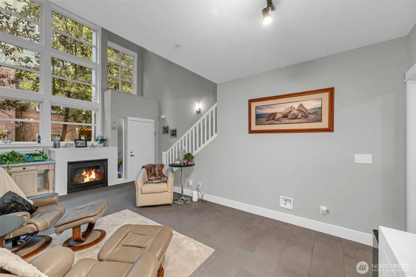 10042 Main Street #117, Bellevue, WA 98004-6027