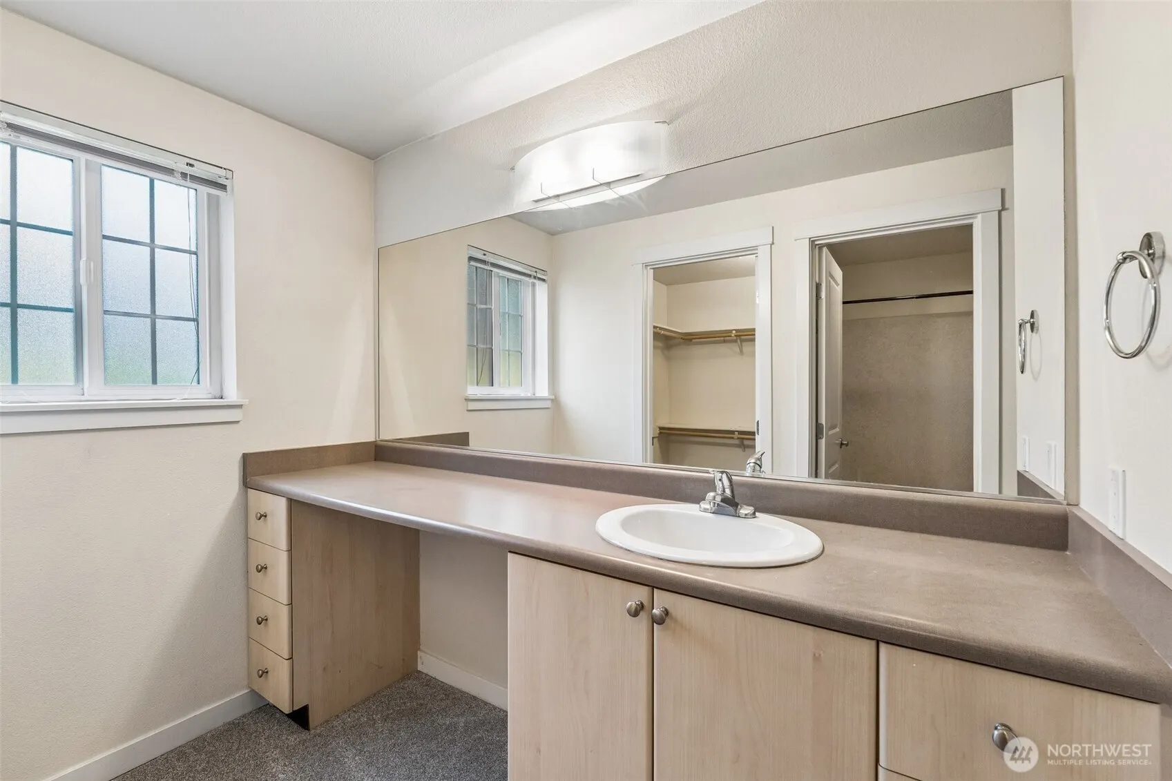 10619 SE 261st Place #E106, Kent, WA 98030